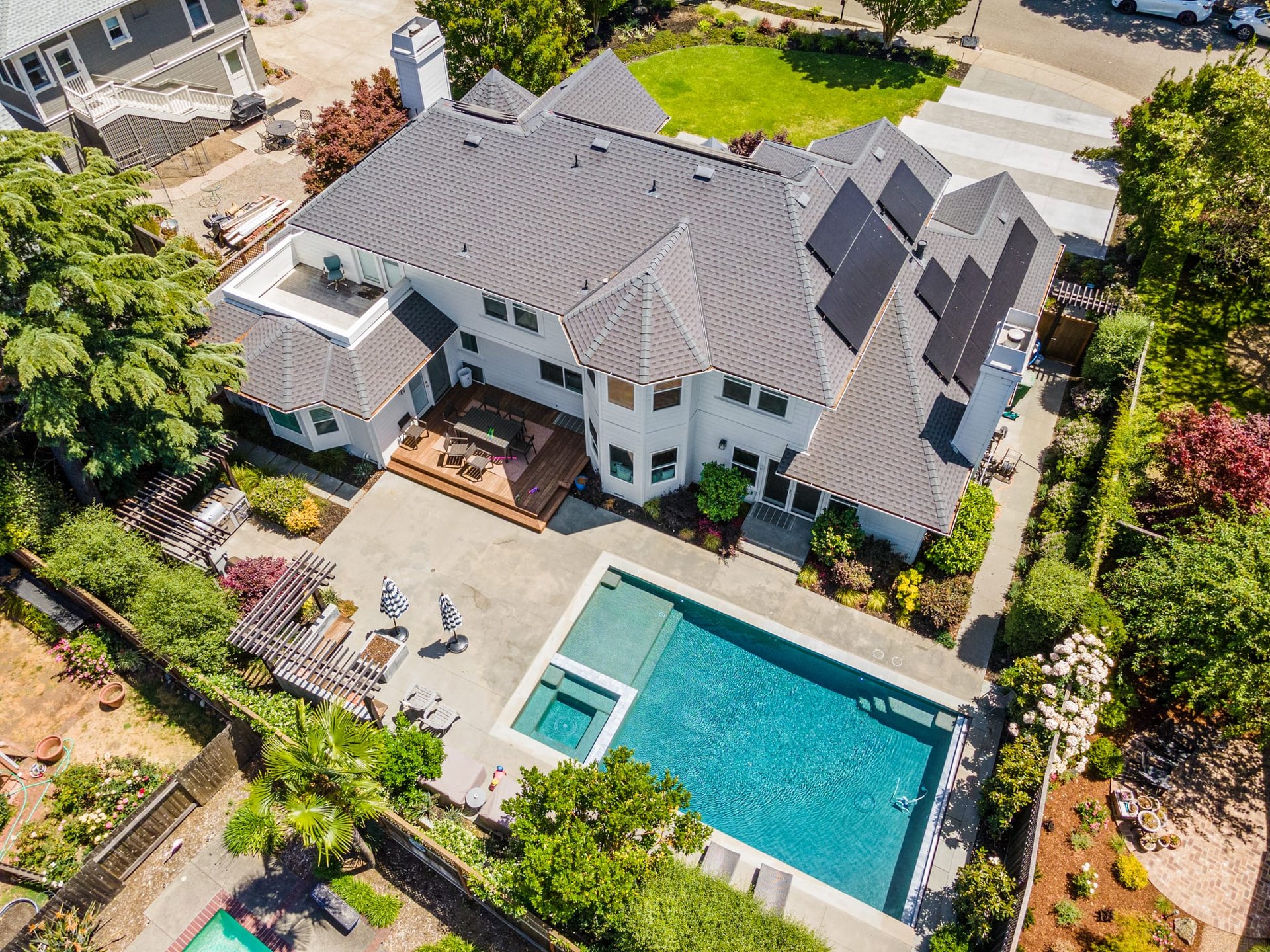 4 Kingswood Dr