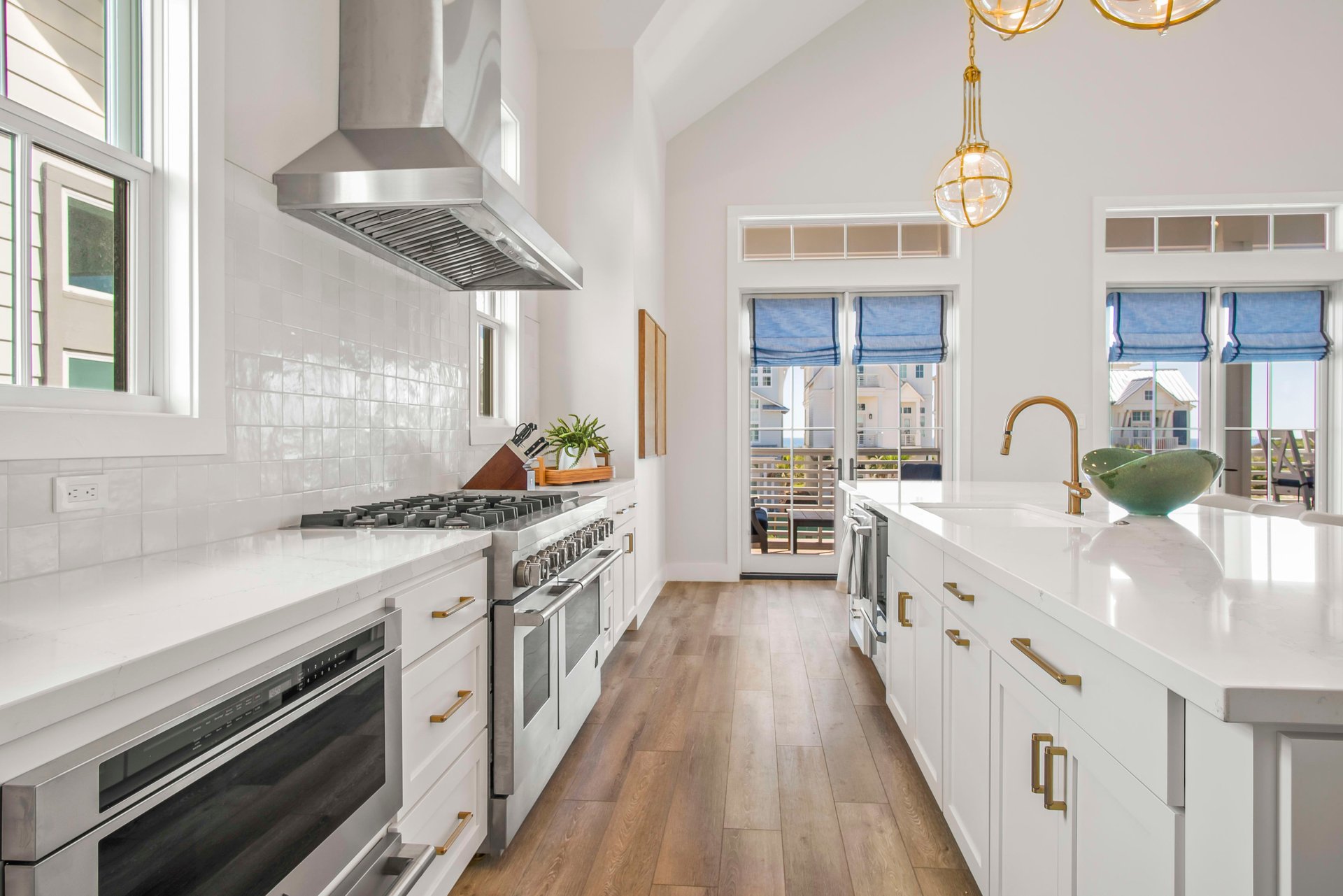 Coastline Drive, 4 Beds 4 Baths