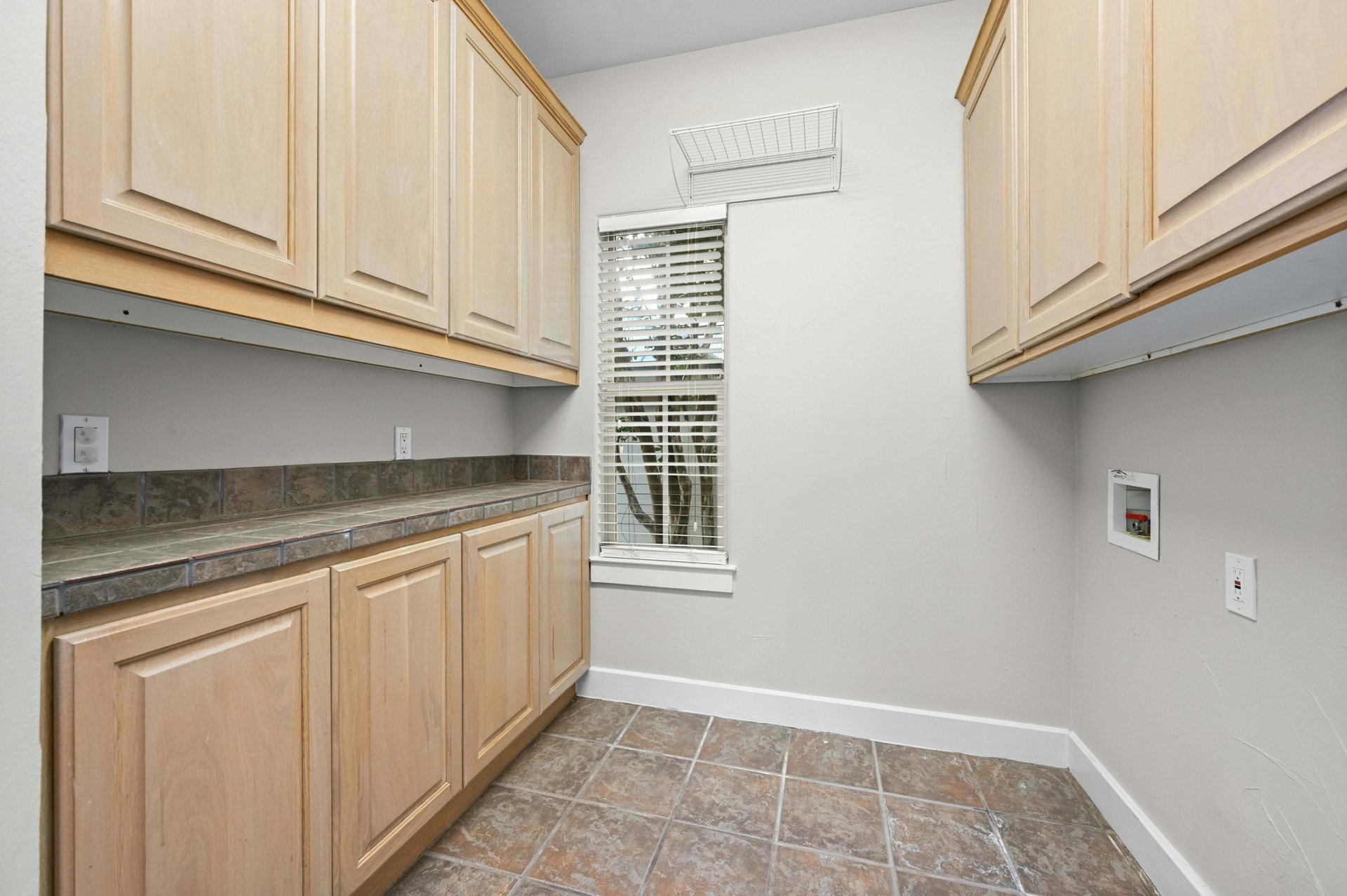 2800 Waymaker Way #20