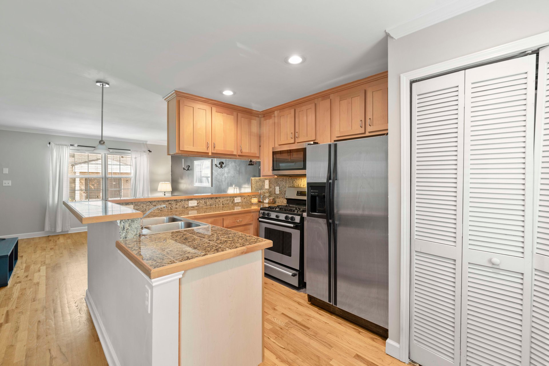 2232 Dunseath Avenue, Unit 210