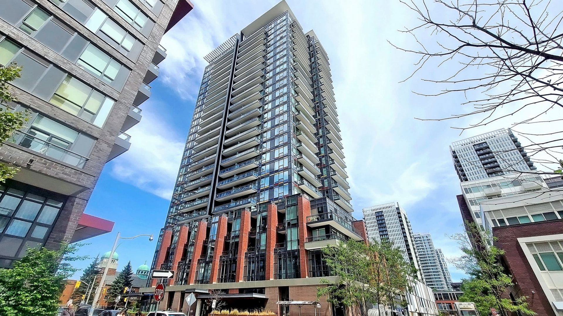 225 Sackville Street suite 1407