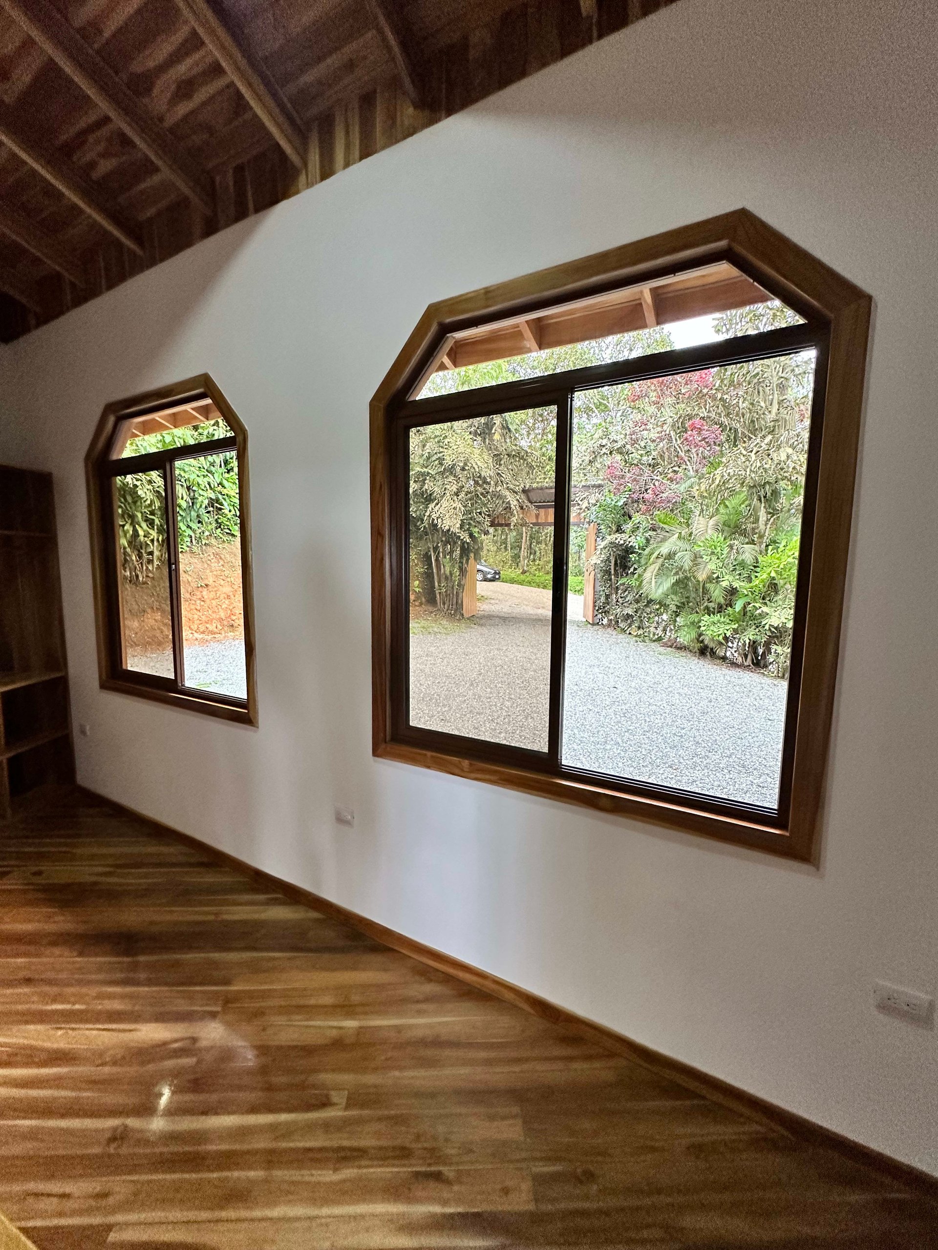 Discover the Charm of an Exotic Home in Las Tumbas, Costa Rica