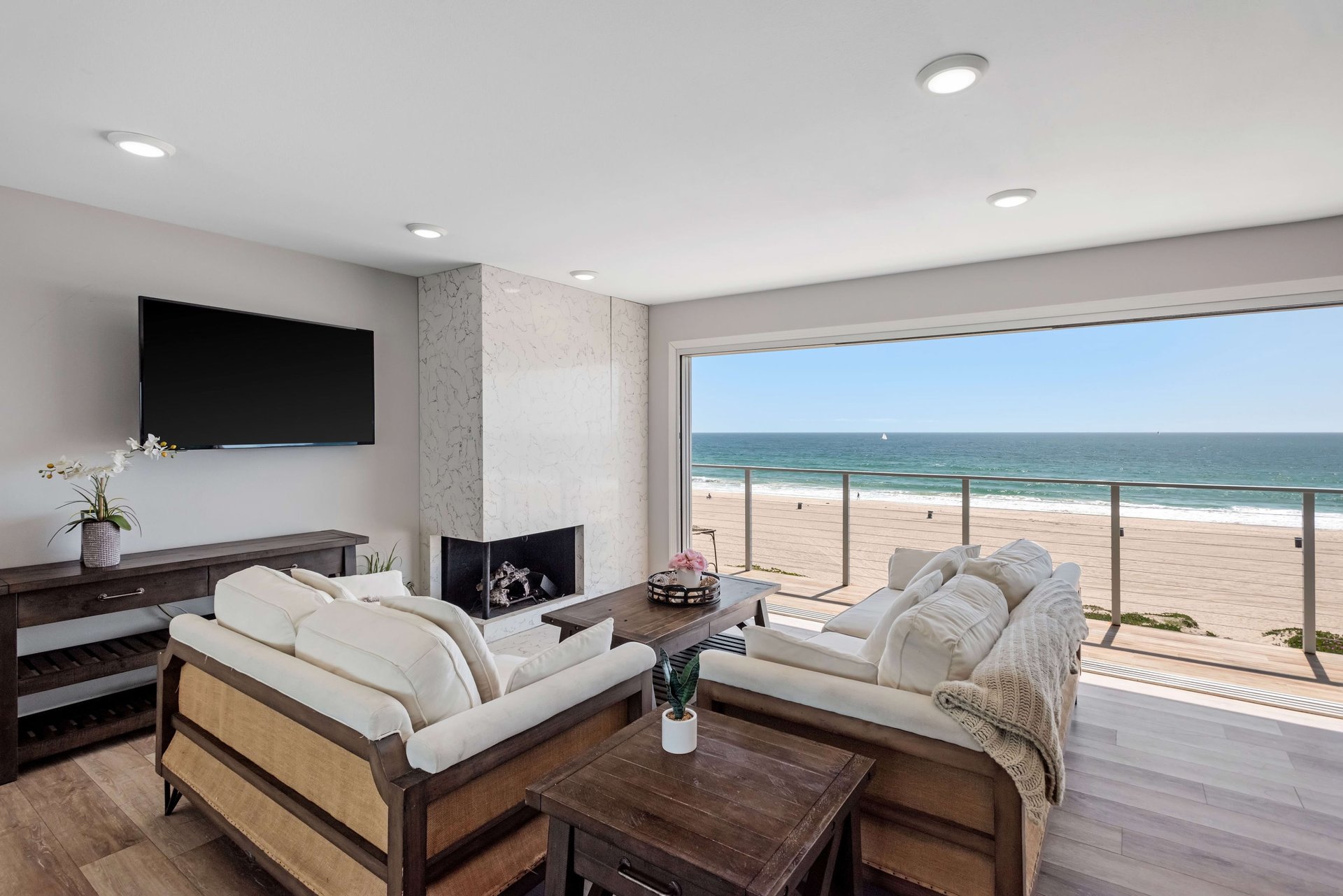 2208 The Strand