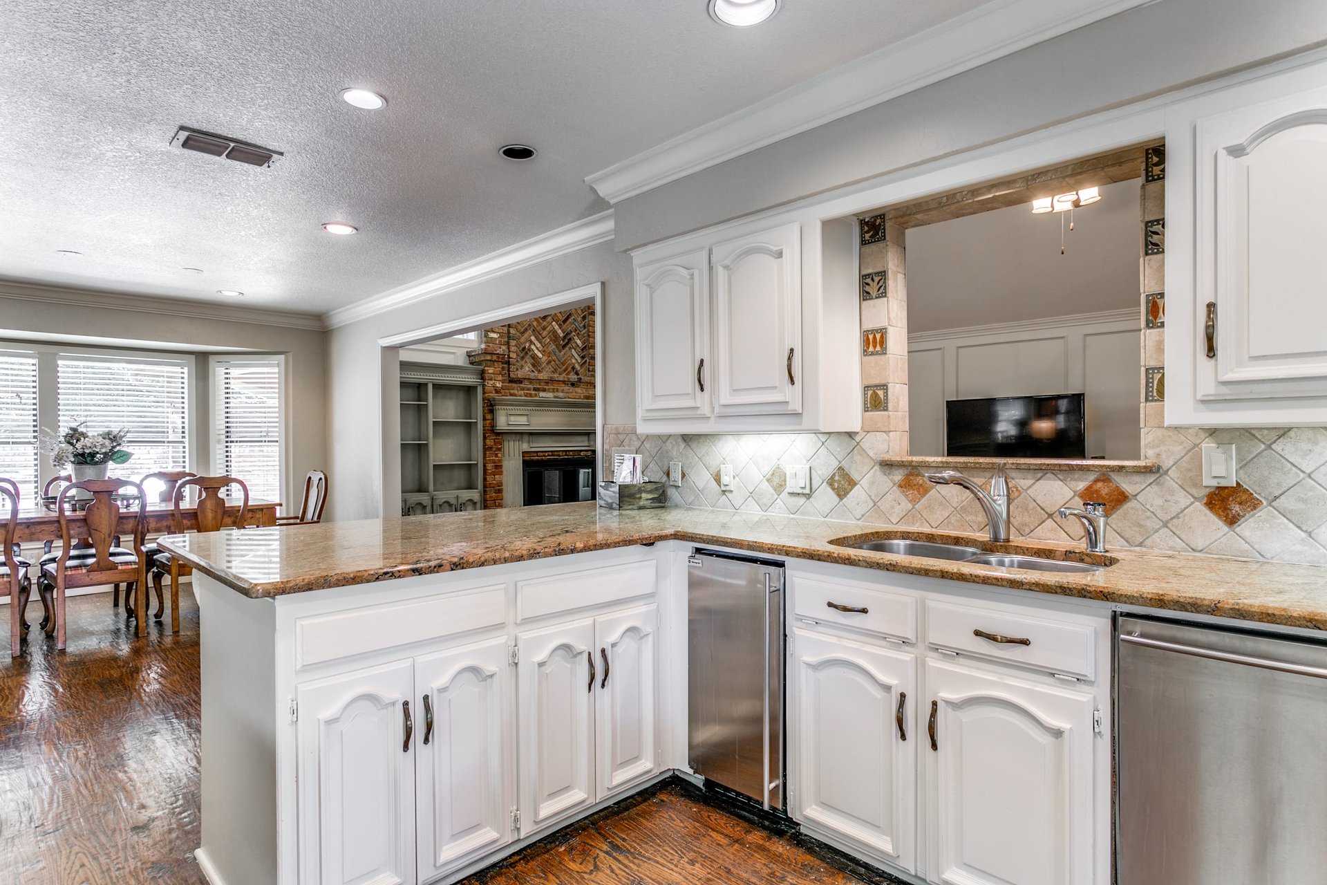 3031 Parr Lane