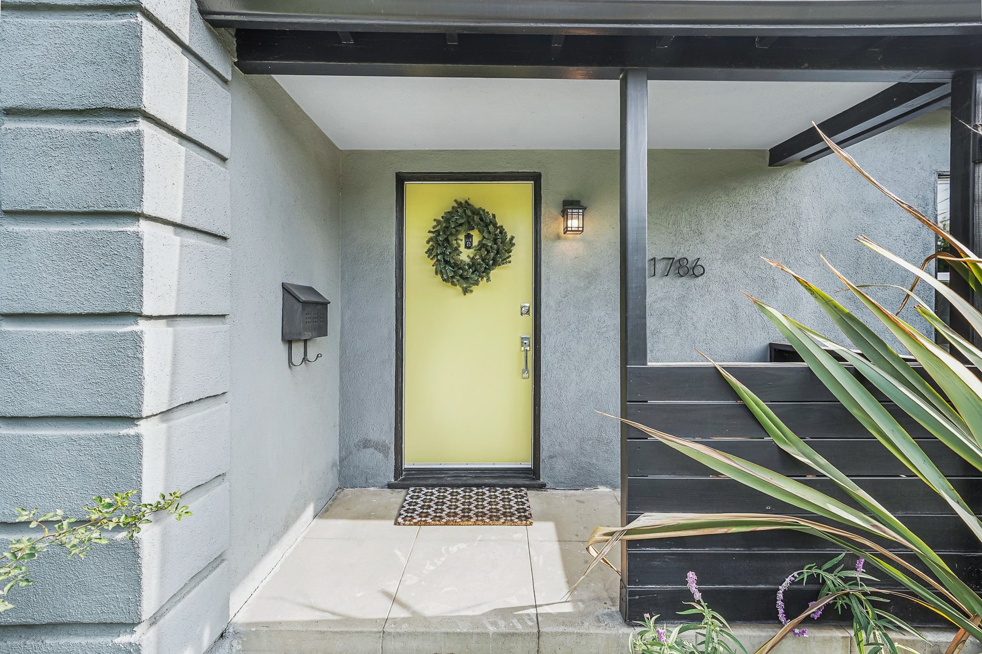 Completely Renovated Traditional Home In Picfair Village
