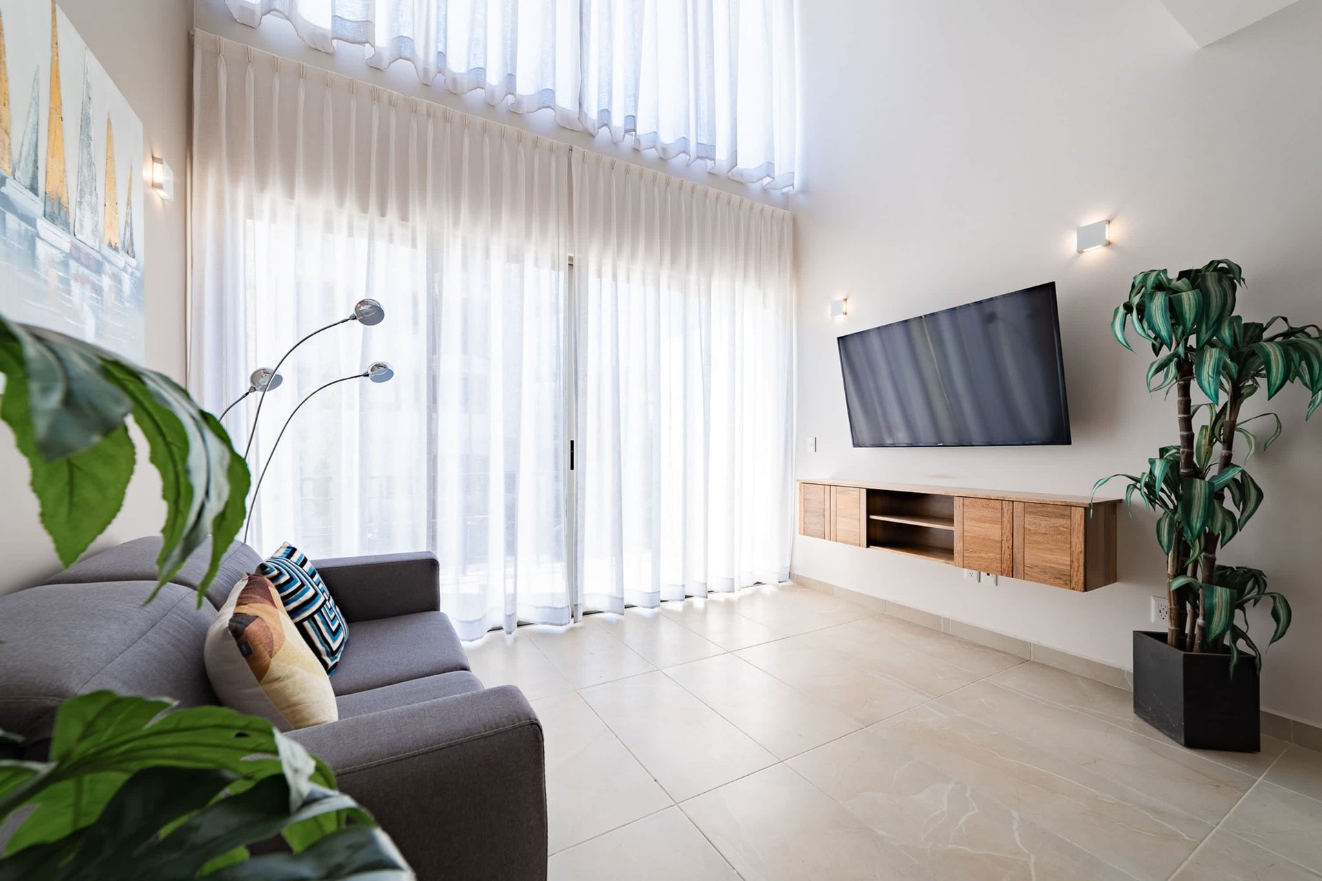 1 bedroom & 1 studio, Condo, Costta Plaza & Condos