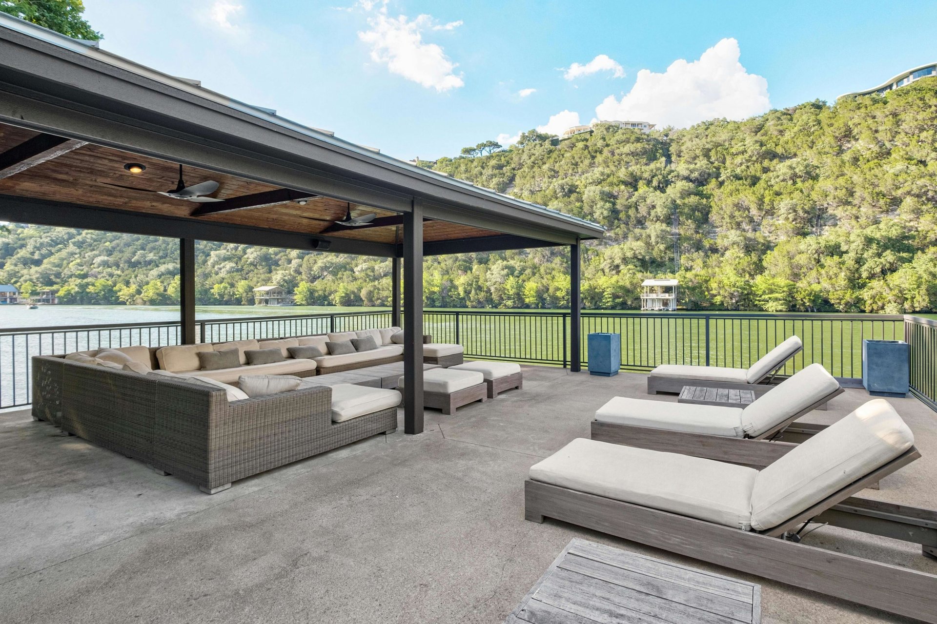 3120 Edgewater Drive