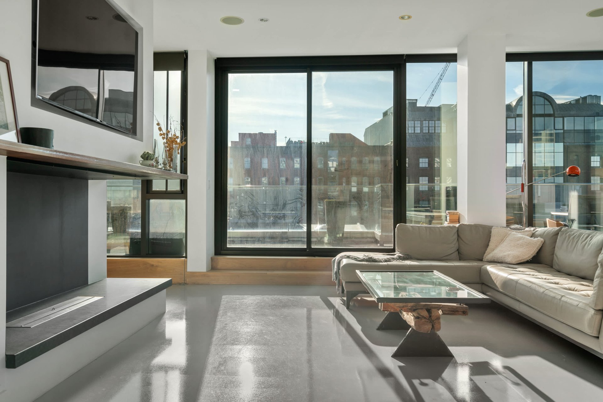 346 Congress St. Unit: 701