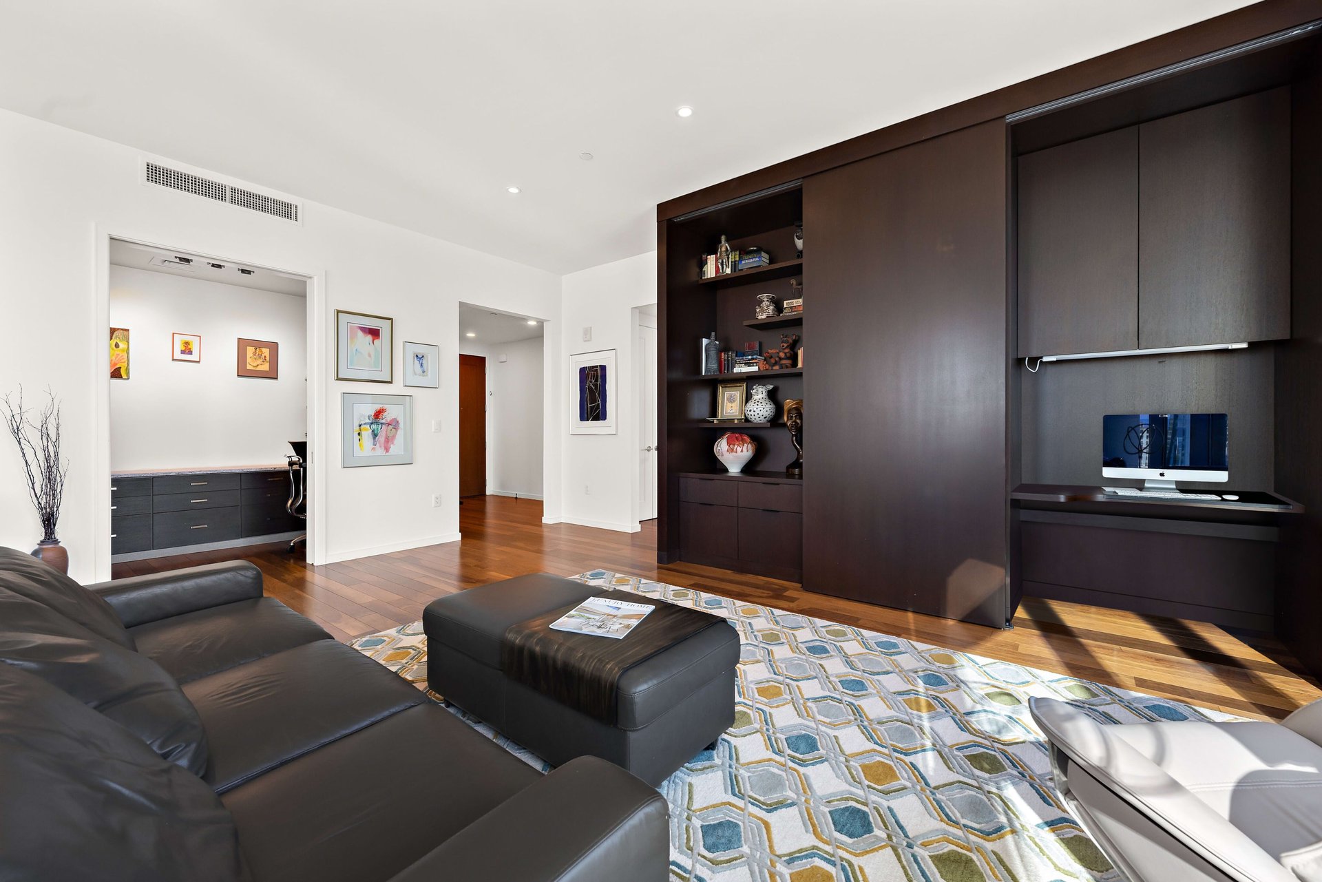 200 Congress Ave #21E