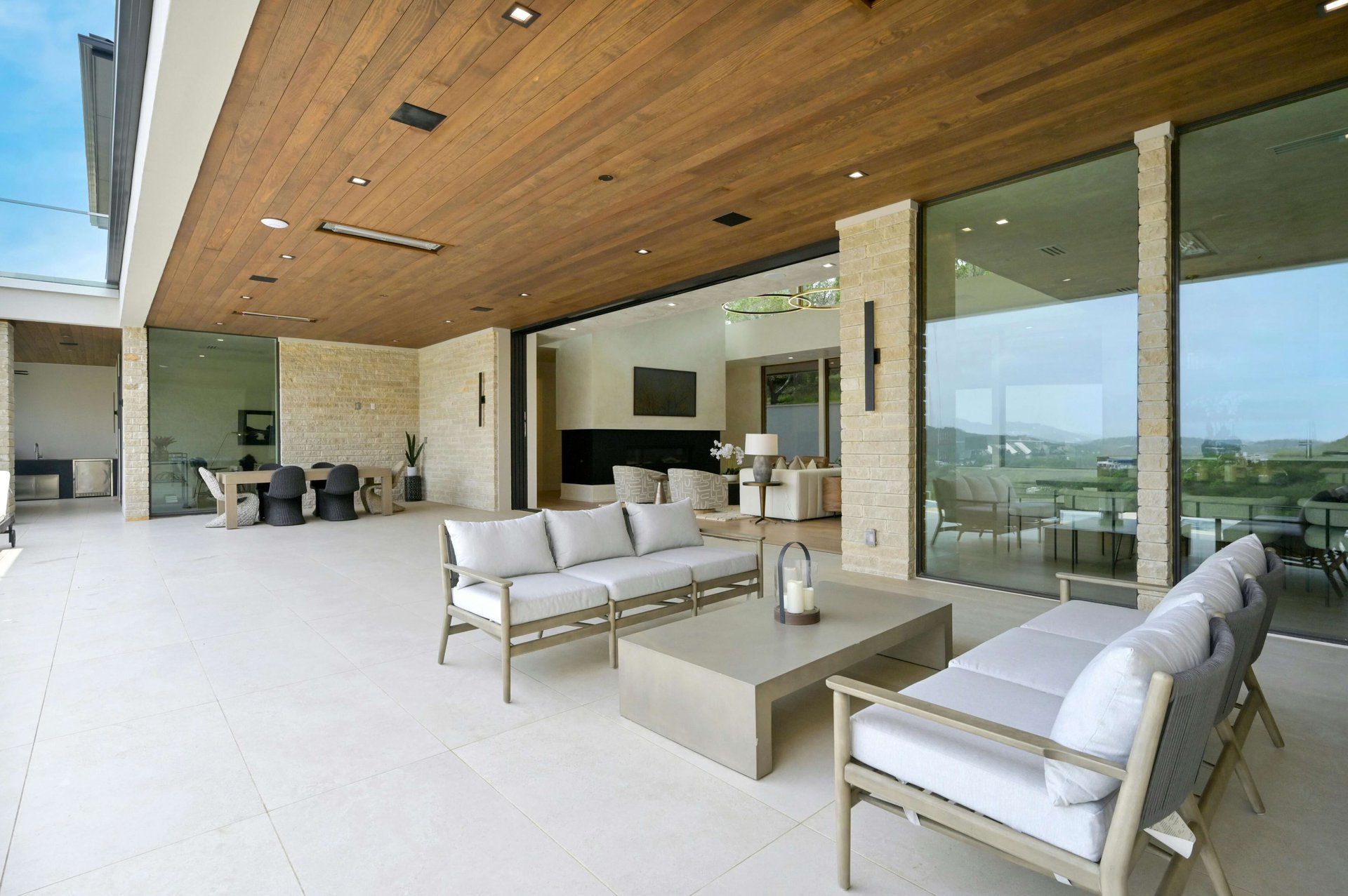 2 Valbella Drive