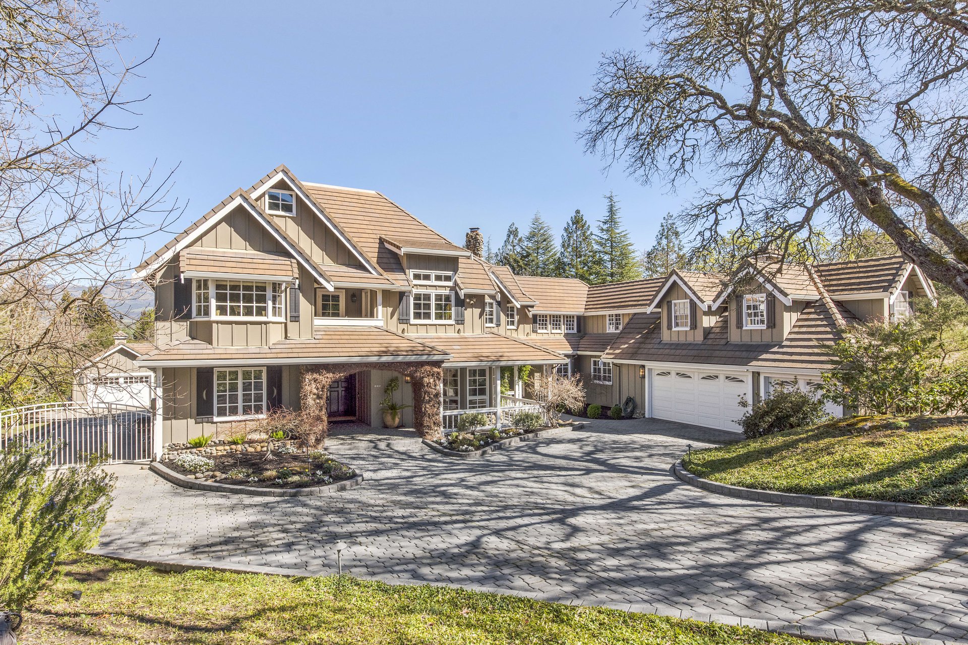 410 Cliffside Dr
