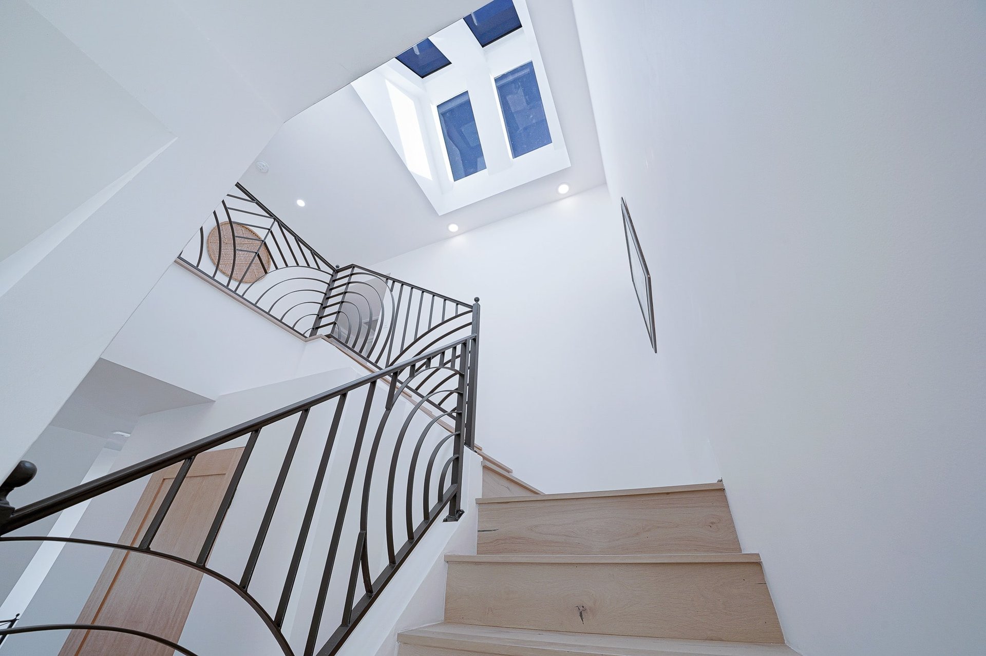 Immaculate & Turnkey Contemporary Home in Hollywood Hills