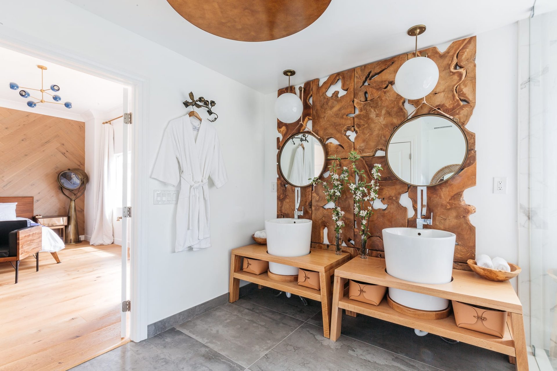 Stunning Modern View Home perched at the top of Glassell Park