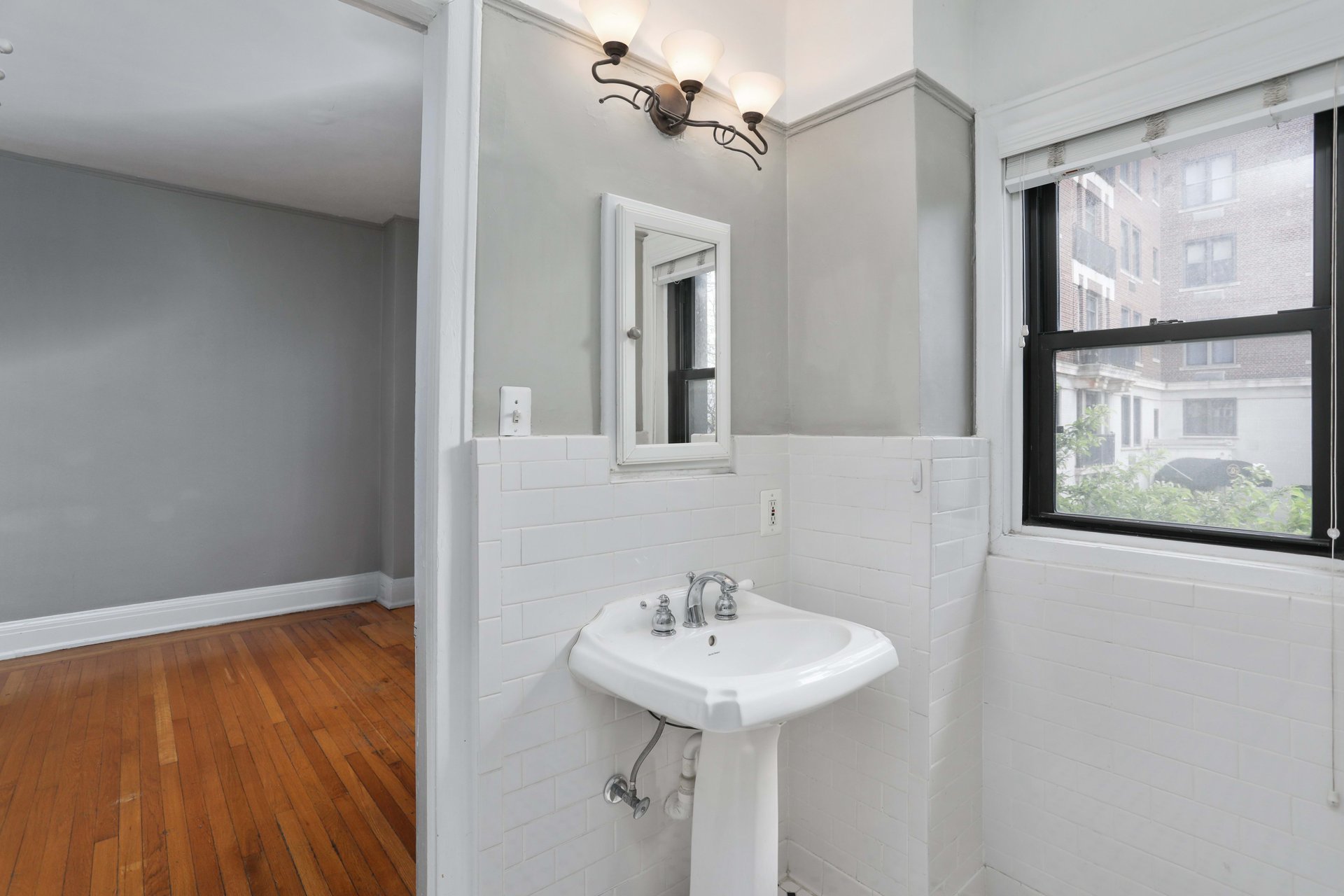2900 E Jefferson Avenue Unit: A100