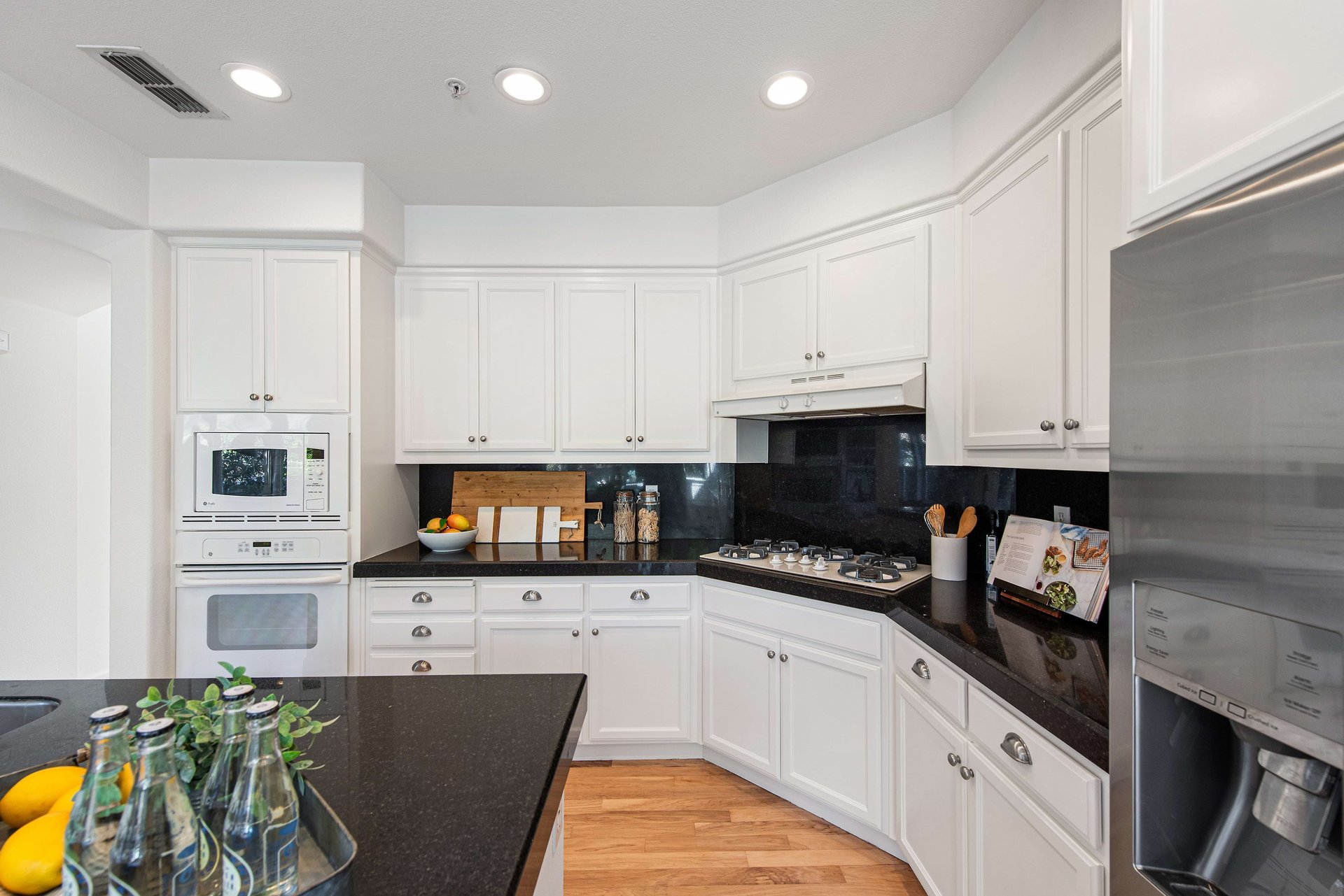 27 Presidio Dr