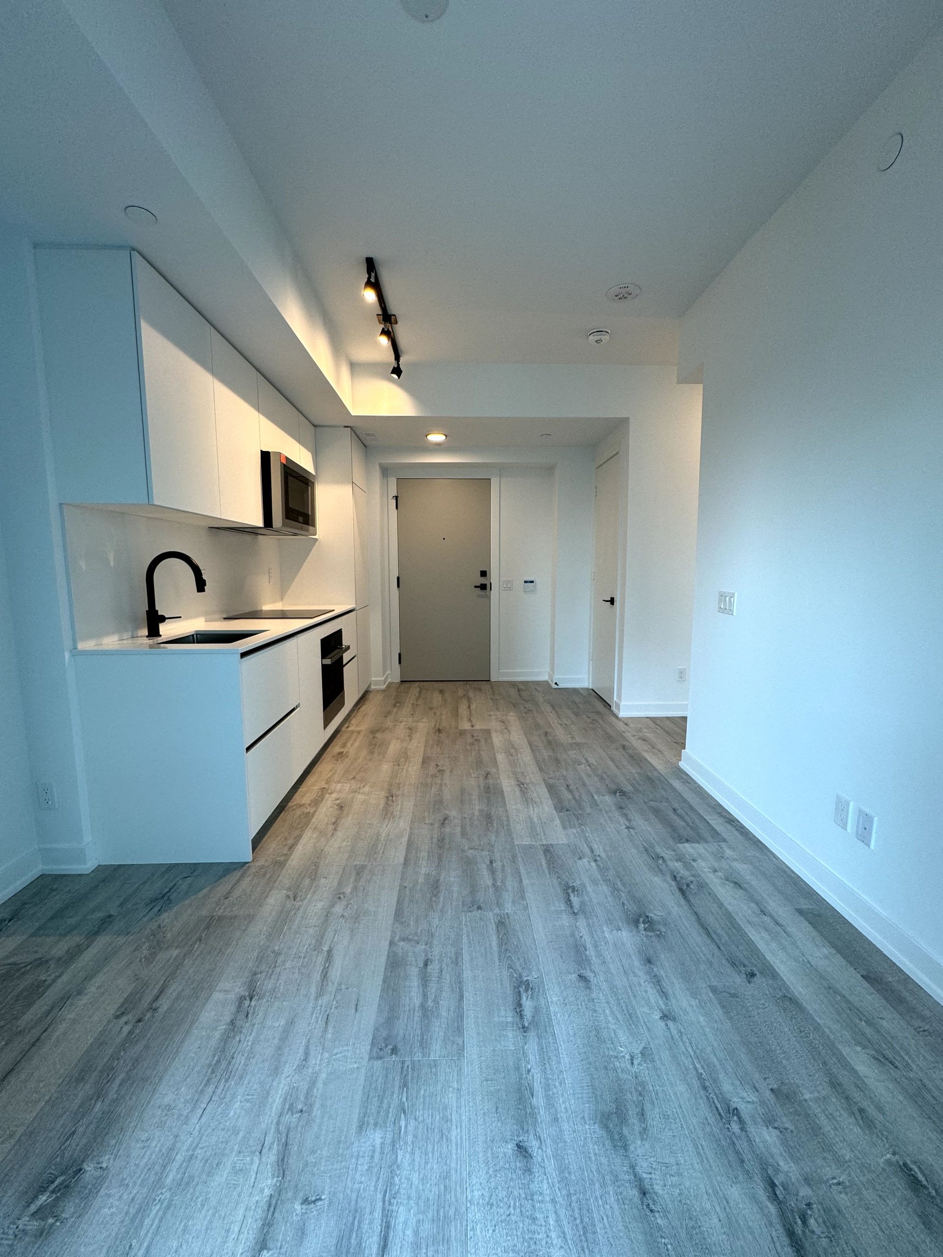 327 King St W, Unit 2105