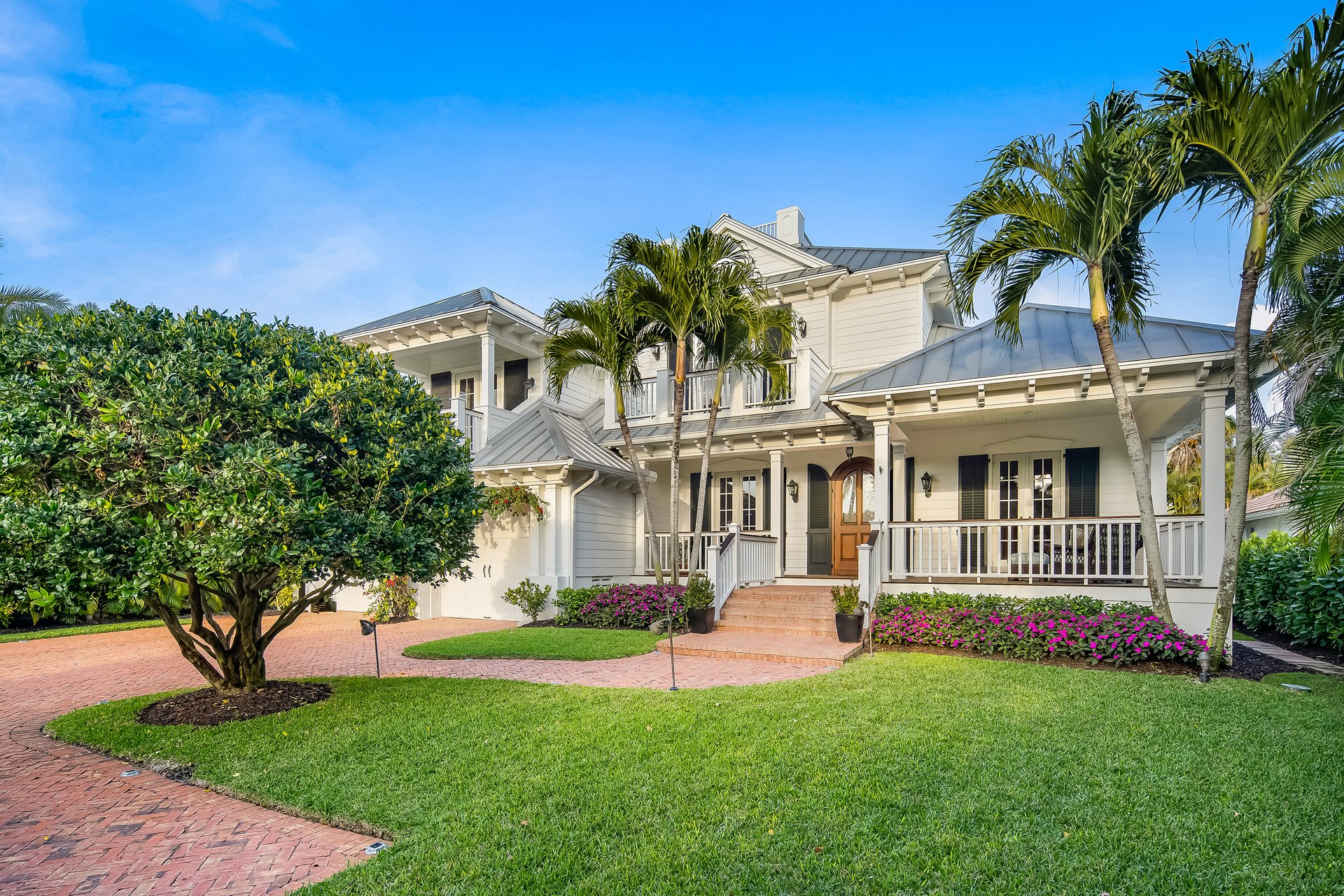 OLDE NAPLES
