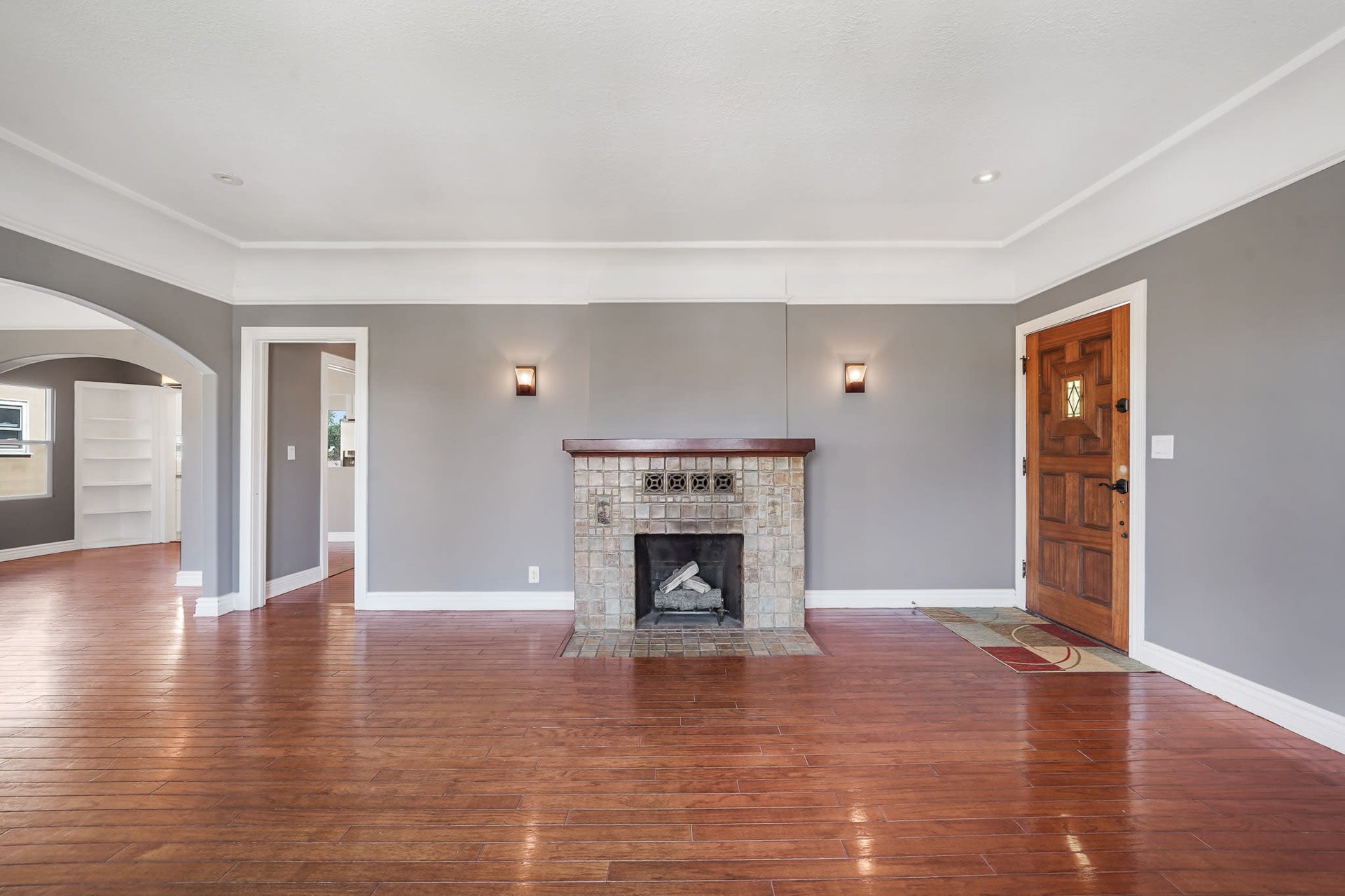 Exquisitely Remodeled Trophy Duplex in Longwood Highlands