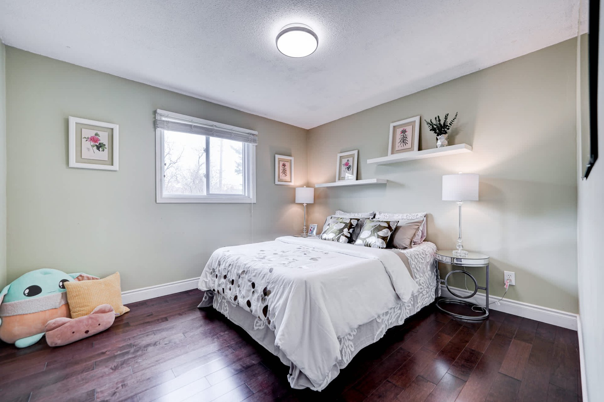 1534 Princeton Cres