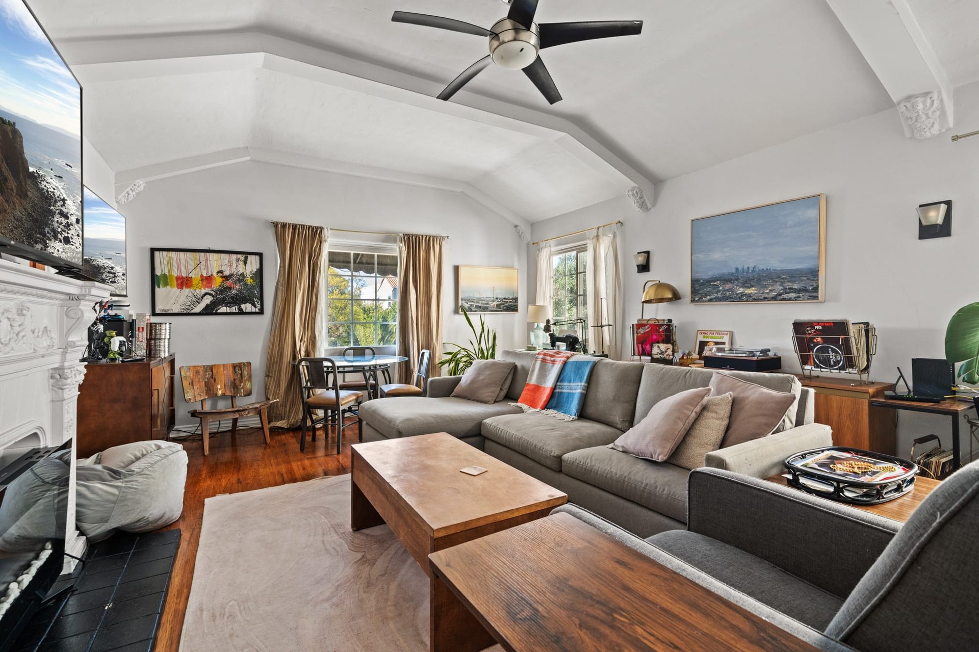 Wonderful Pride-of-Ownership Spanish 2-Story Duplex in Longwood Highlands