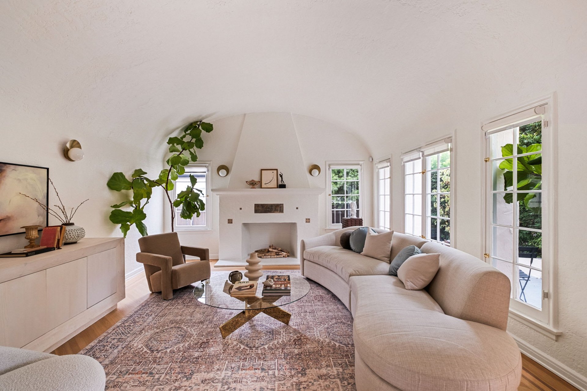Beautifully Re-imagined Spanish Modern in Wilshire Vista