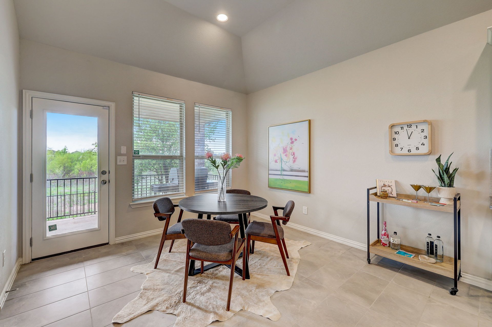 Charming single-story home in the desirable Paloma Lake in RR that backs to a greenbelt!