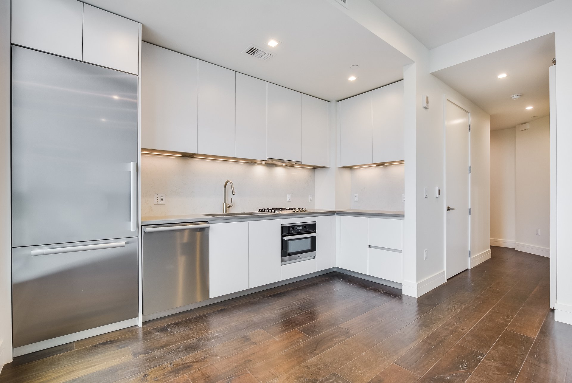 501  West Ave,  #1406
