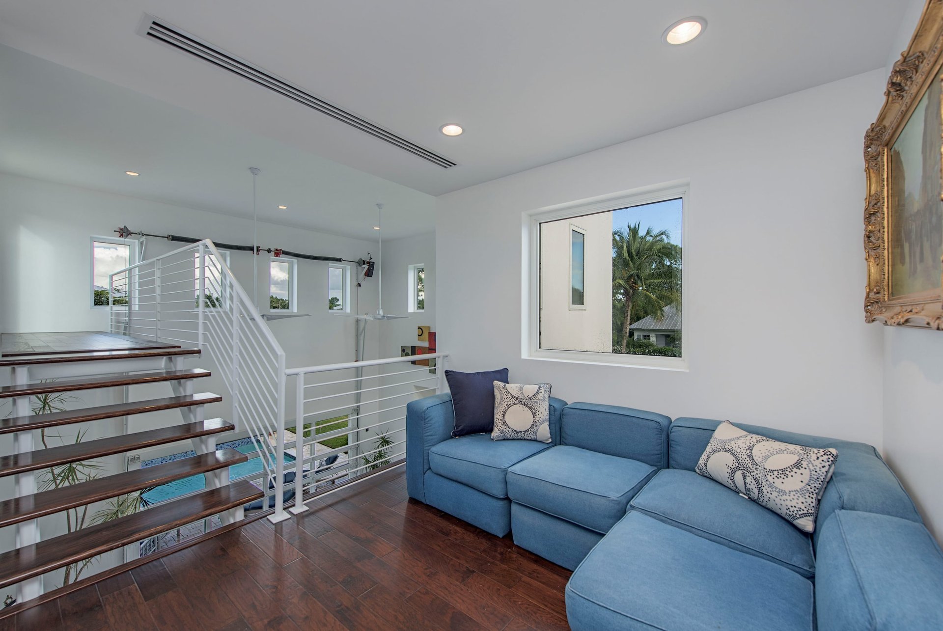 689 Bougainvillea RD