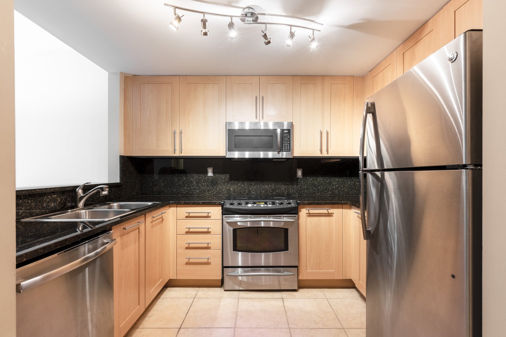 511 SE 5th Ave Unit: 1423