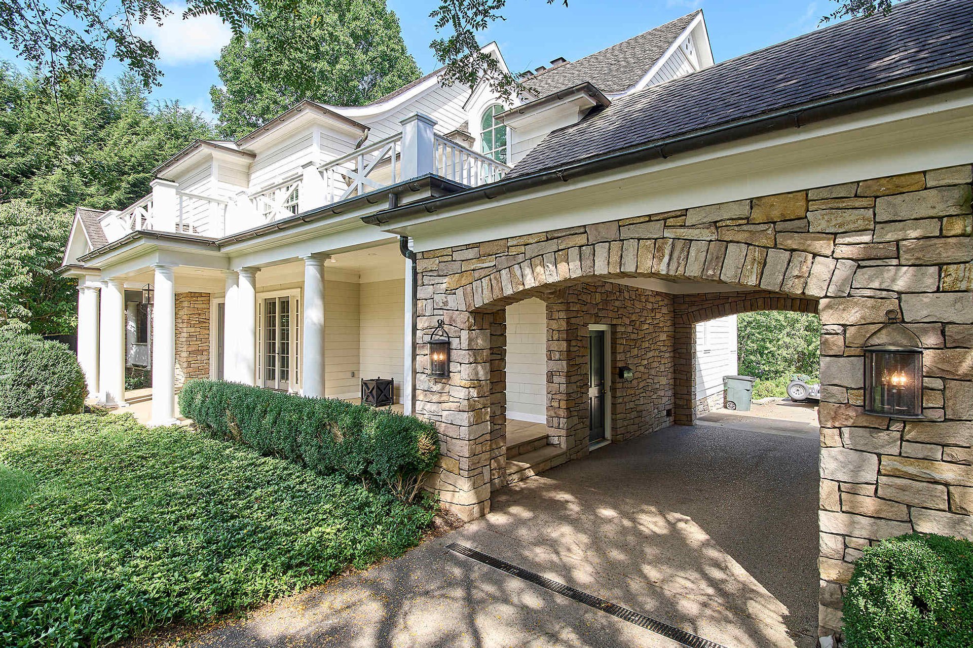 1 Norwood Rd, Charleston, WV 25314