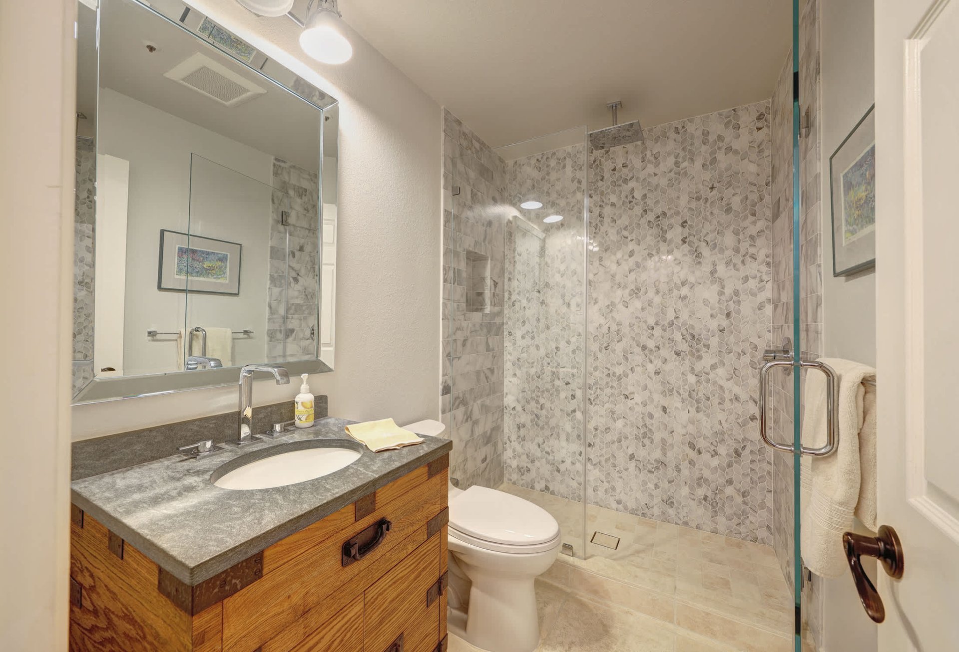 Stylish & Updated in Partridge Knolls