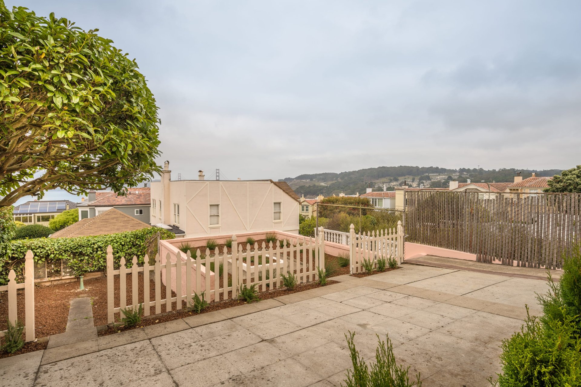 20 McLaren Ave