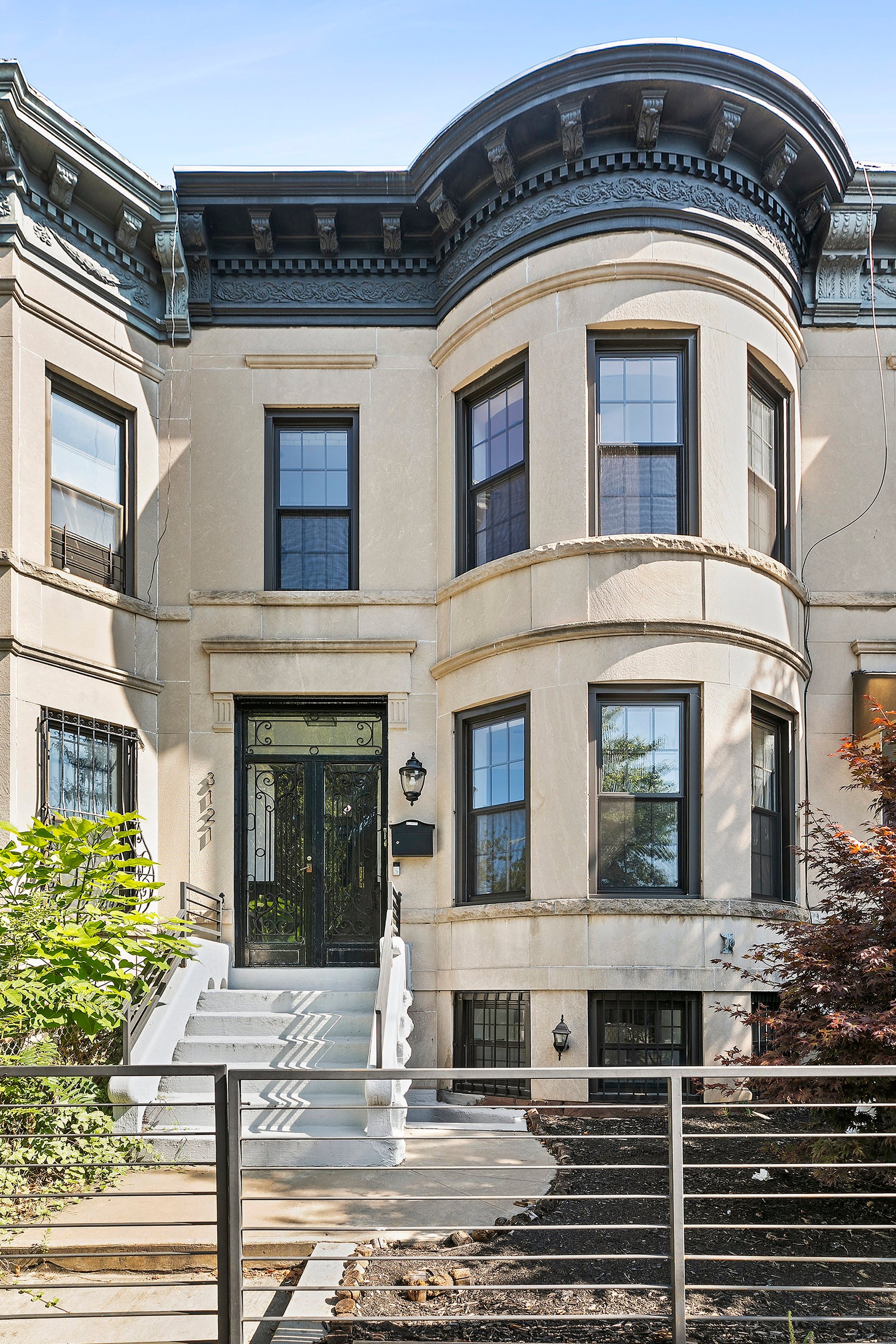 3121 Beverley Rd