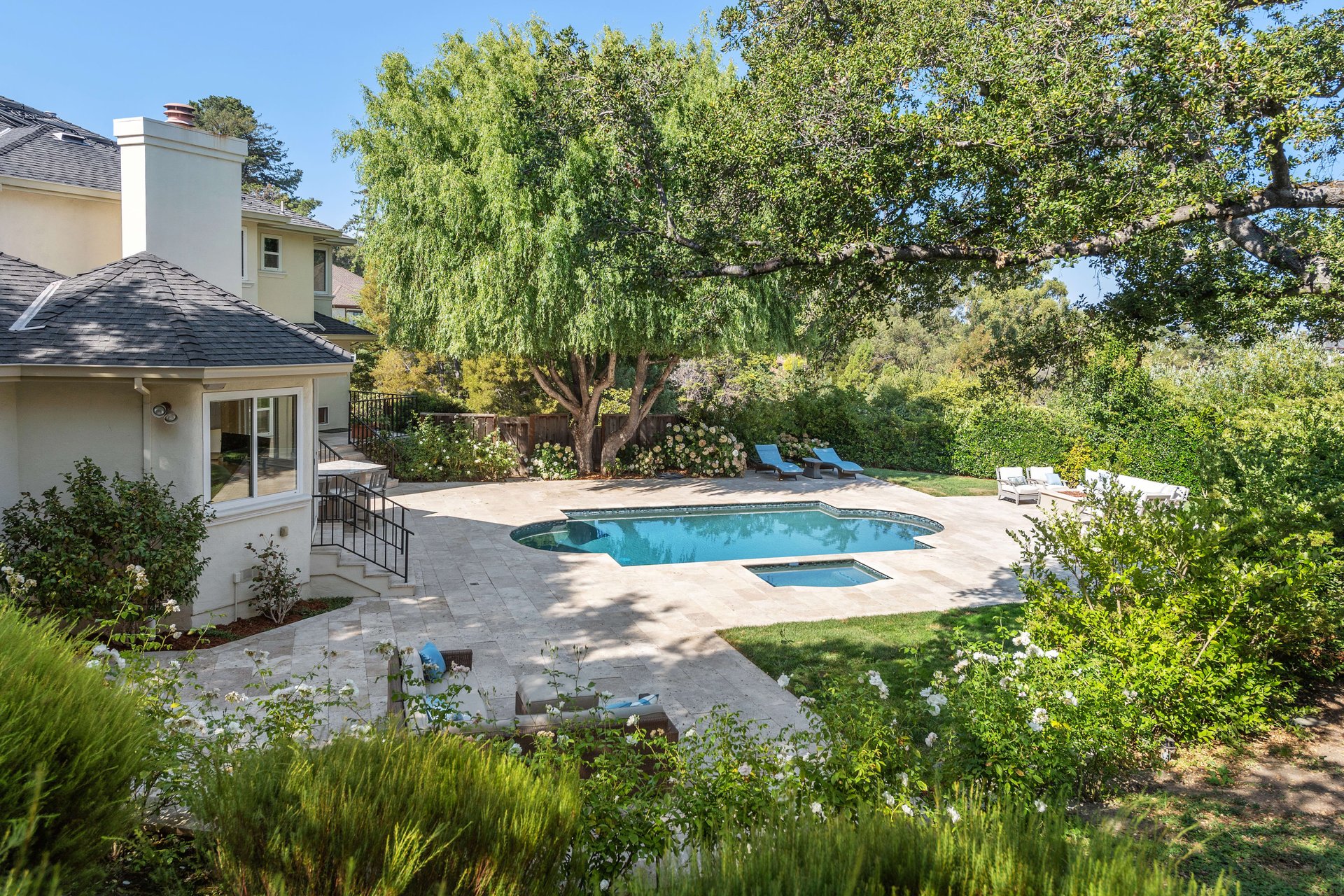 1095 Macadamia Drive