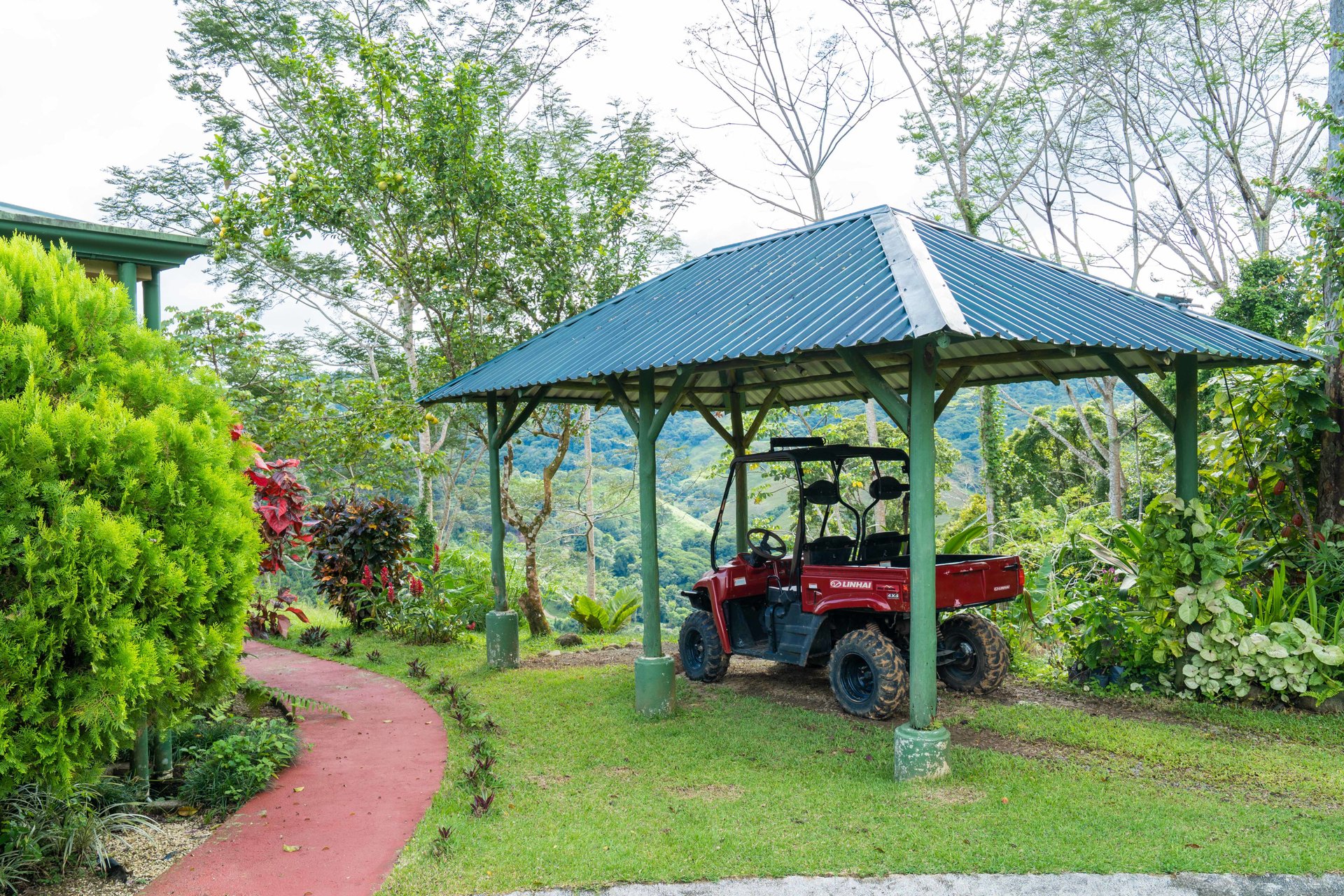 Country Club feel Oasis surrounded by Mountains