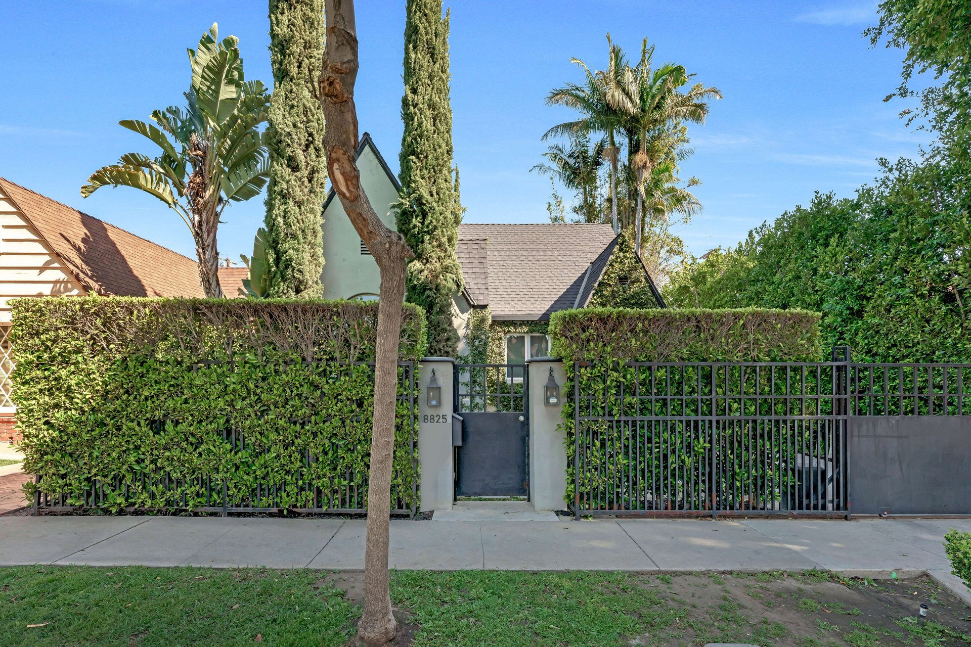 8825 Ashcroft Ave, West Hollywood