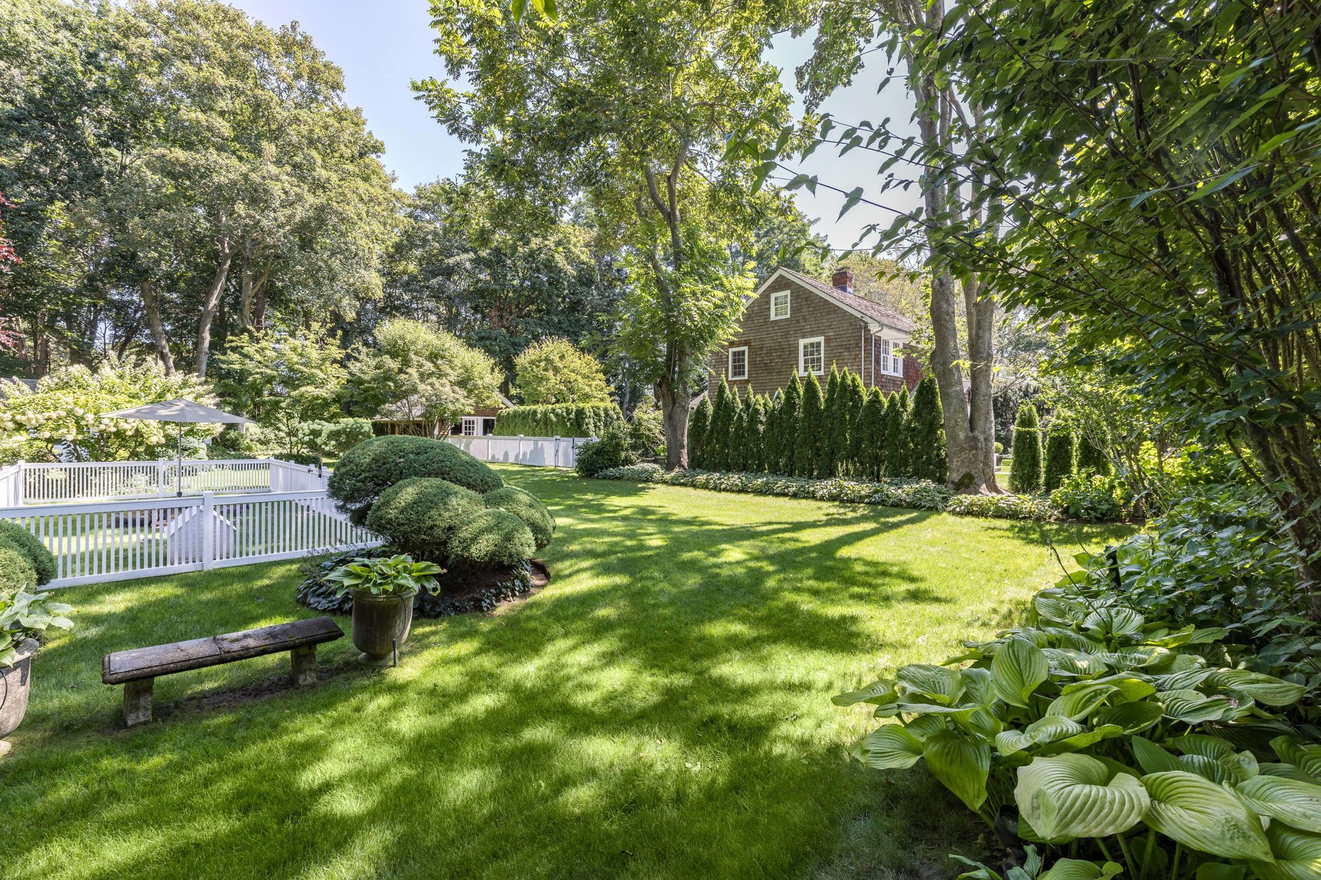 Bridghampton Village South Designer-Renovated Shingled Cottage