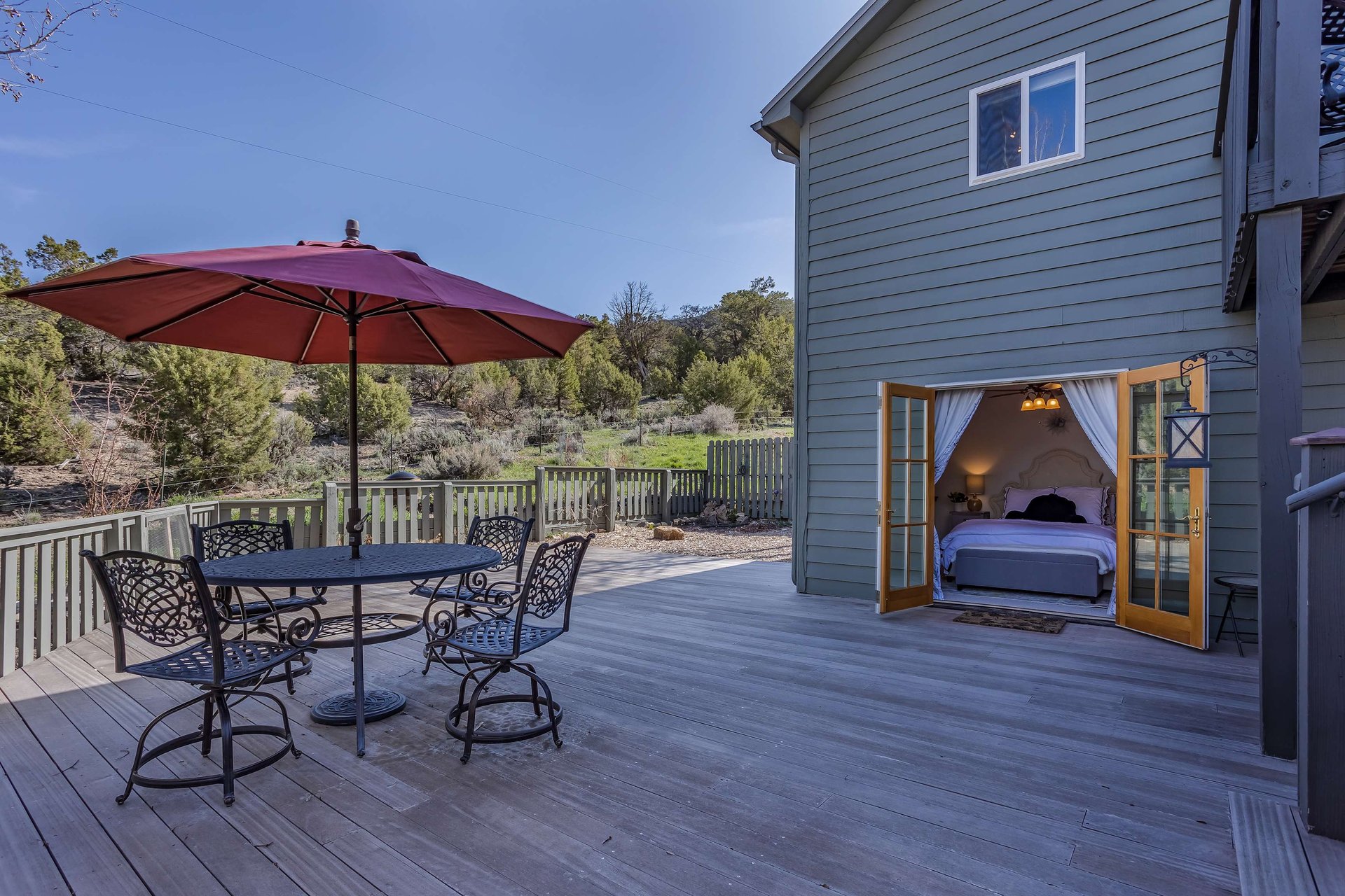 Basalt Towhome with Privacy