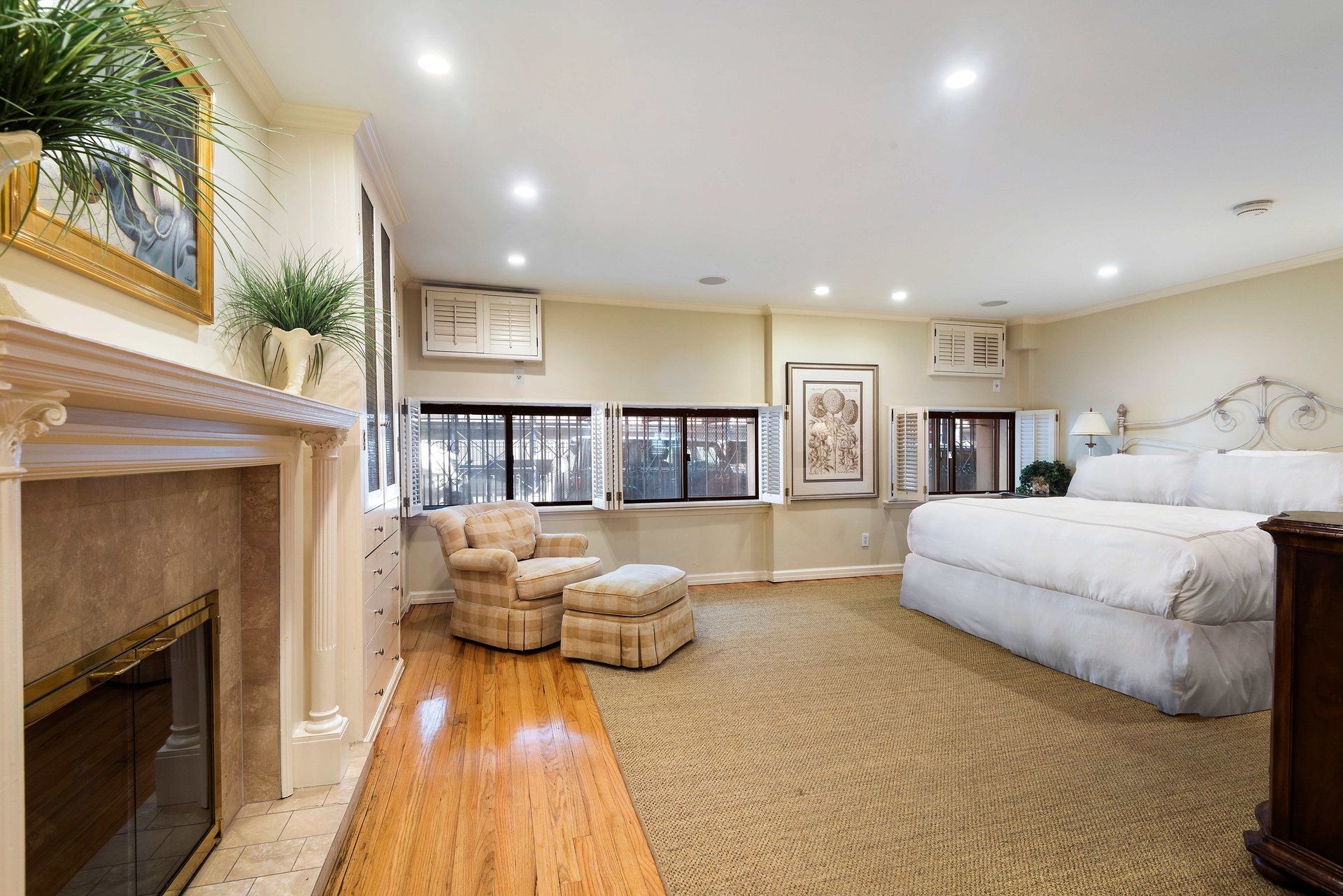 Charming 3 Bedroom, 2.5 Bathroom Duplex In Gramercy 