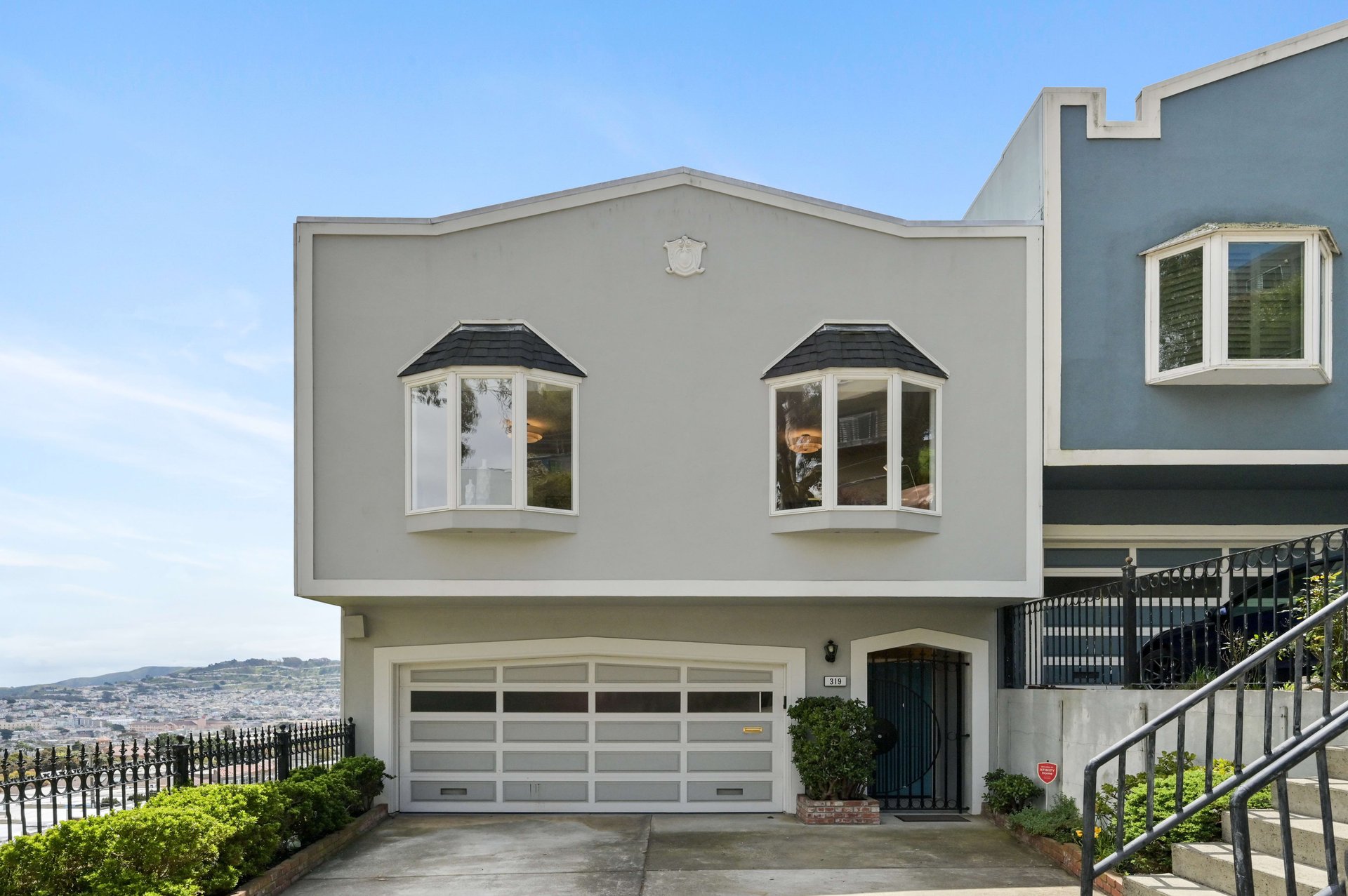 Sweeping Views In Sunnyside