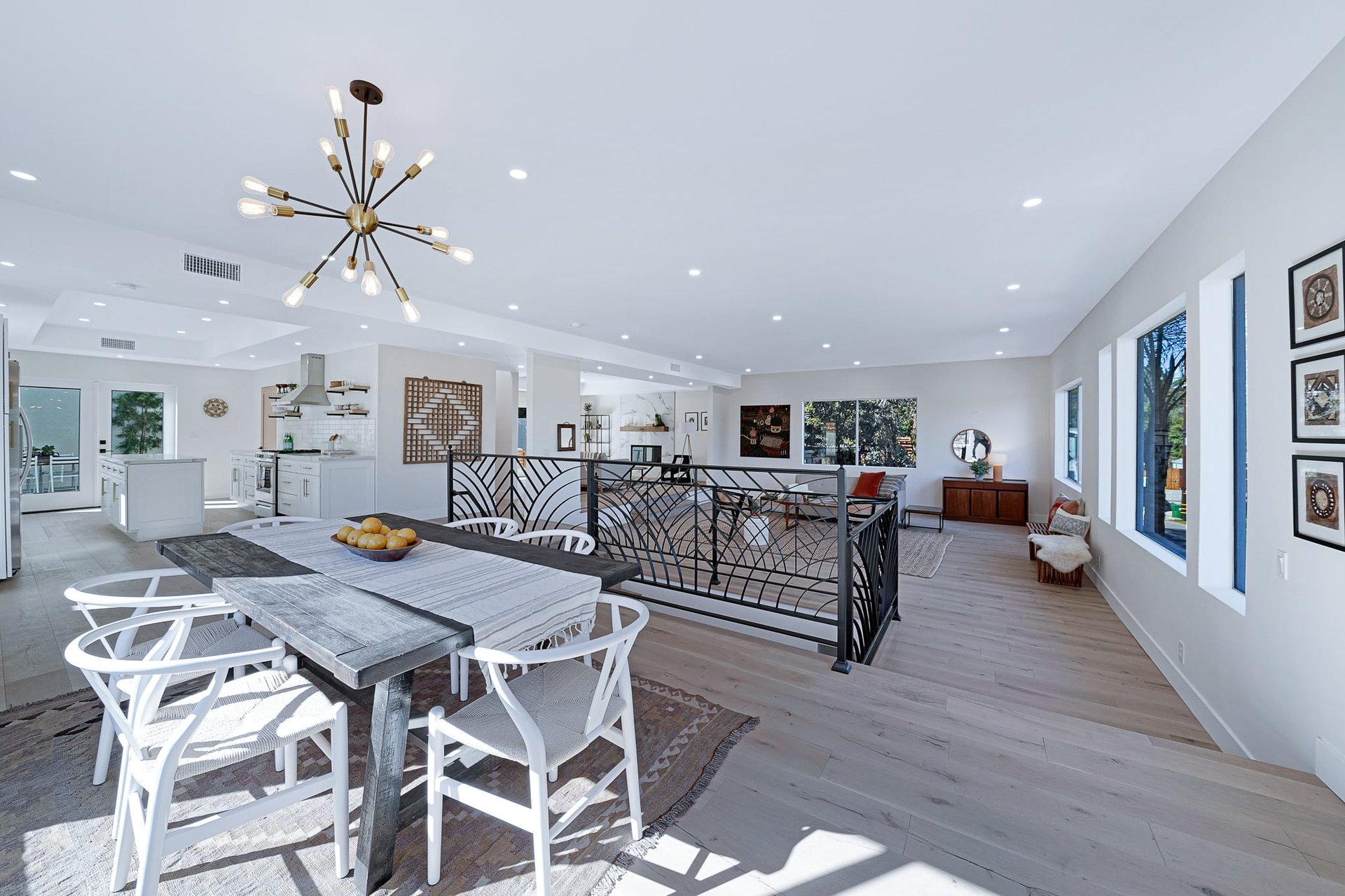 Immaculate & Turnkey Contemporary Home in Hollywood Hills