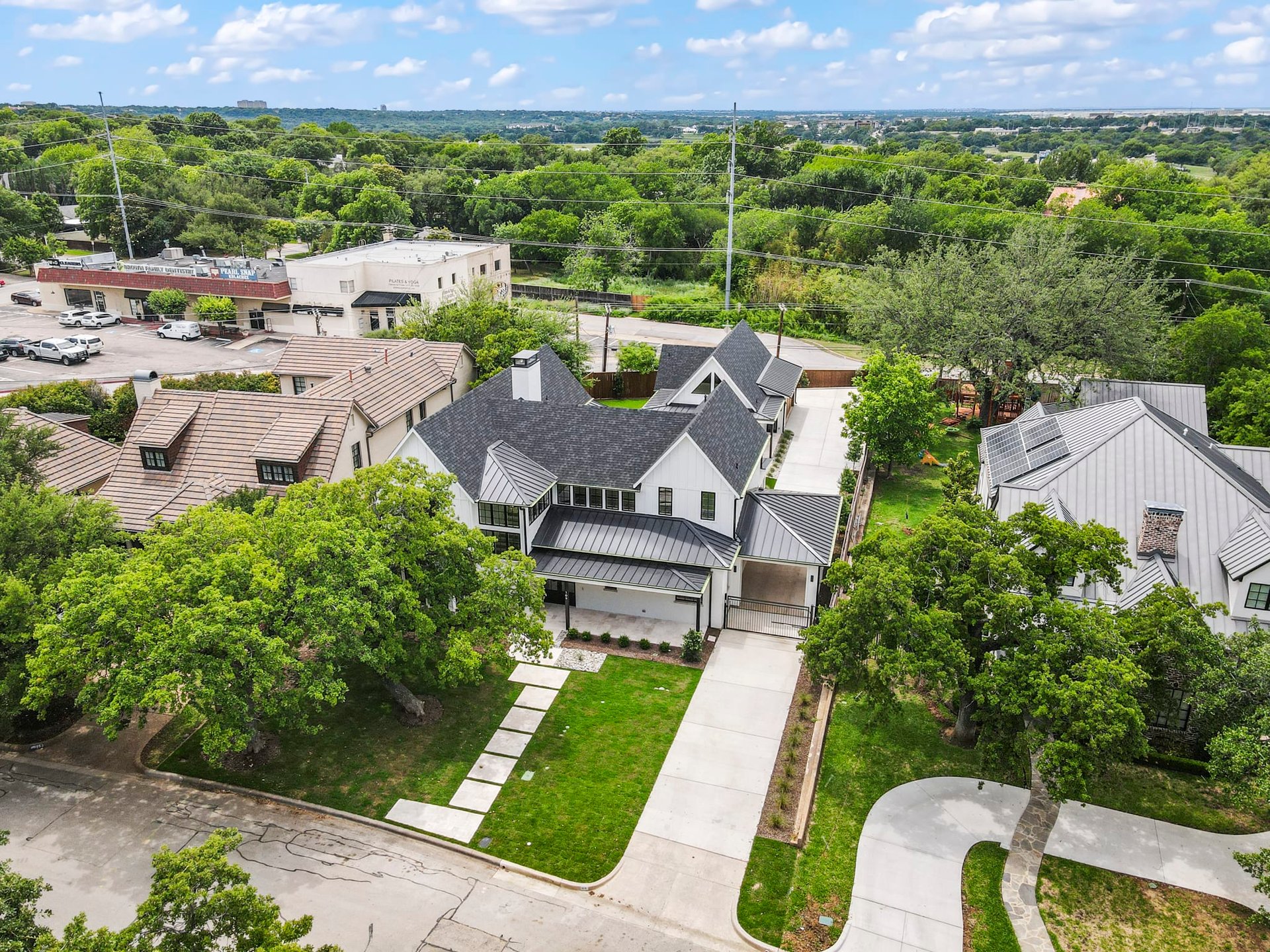 109 Crestwood