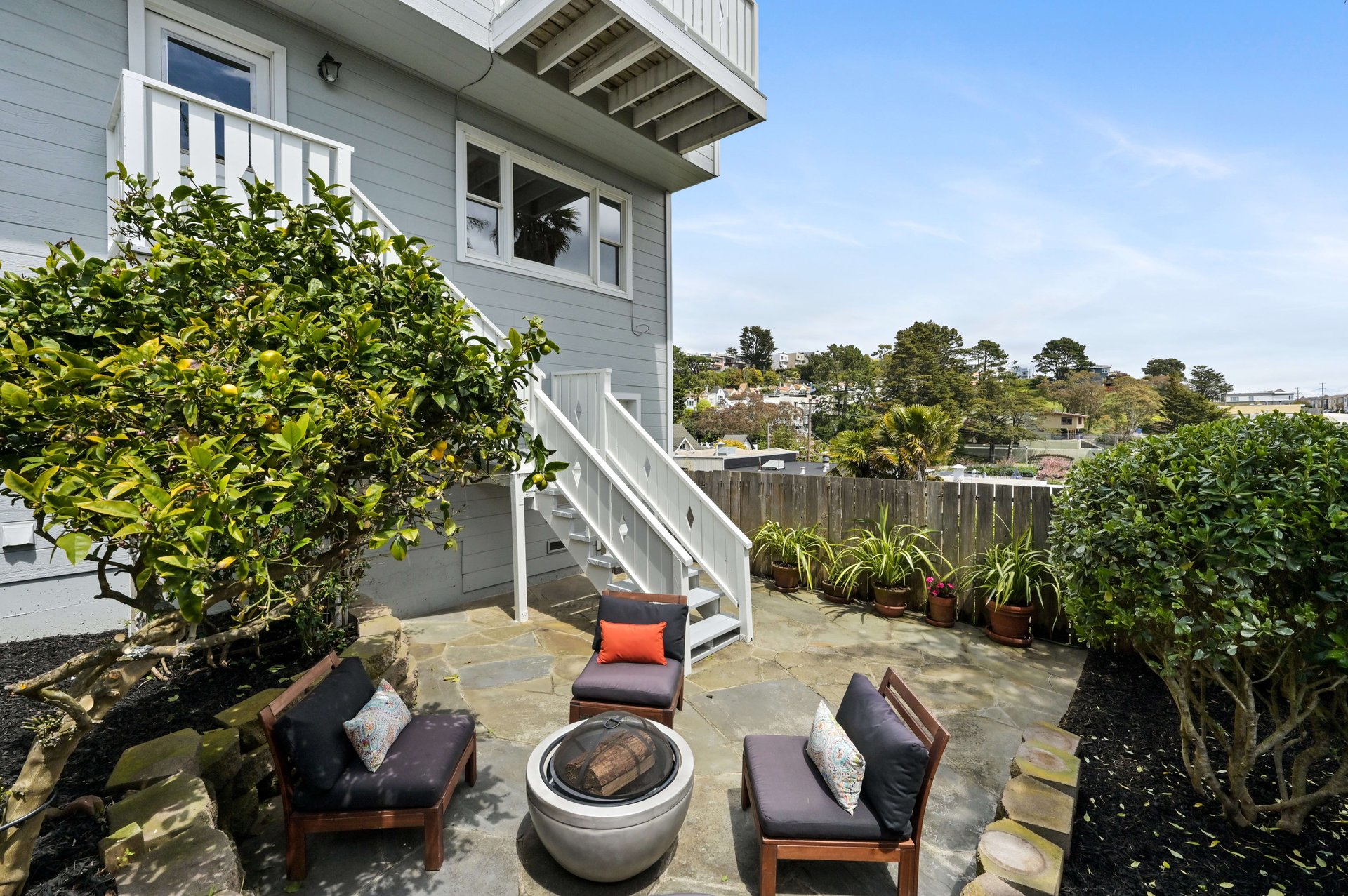 Sweeping Views In Sunnyside