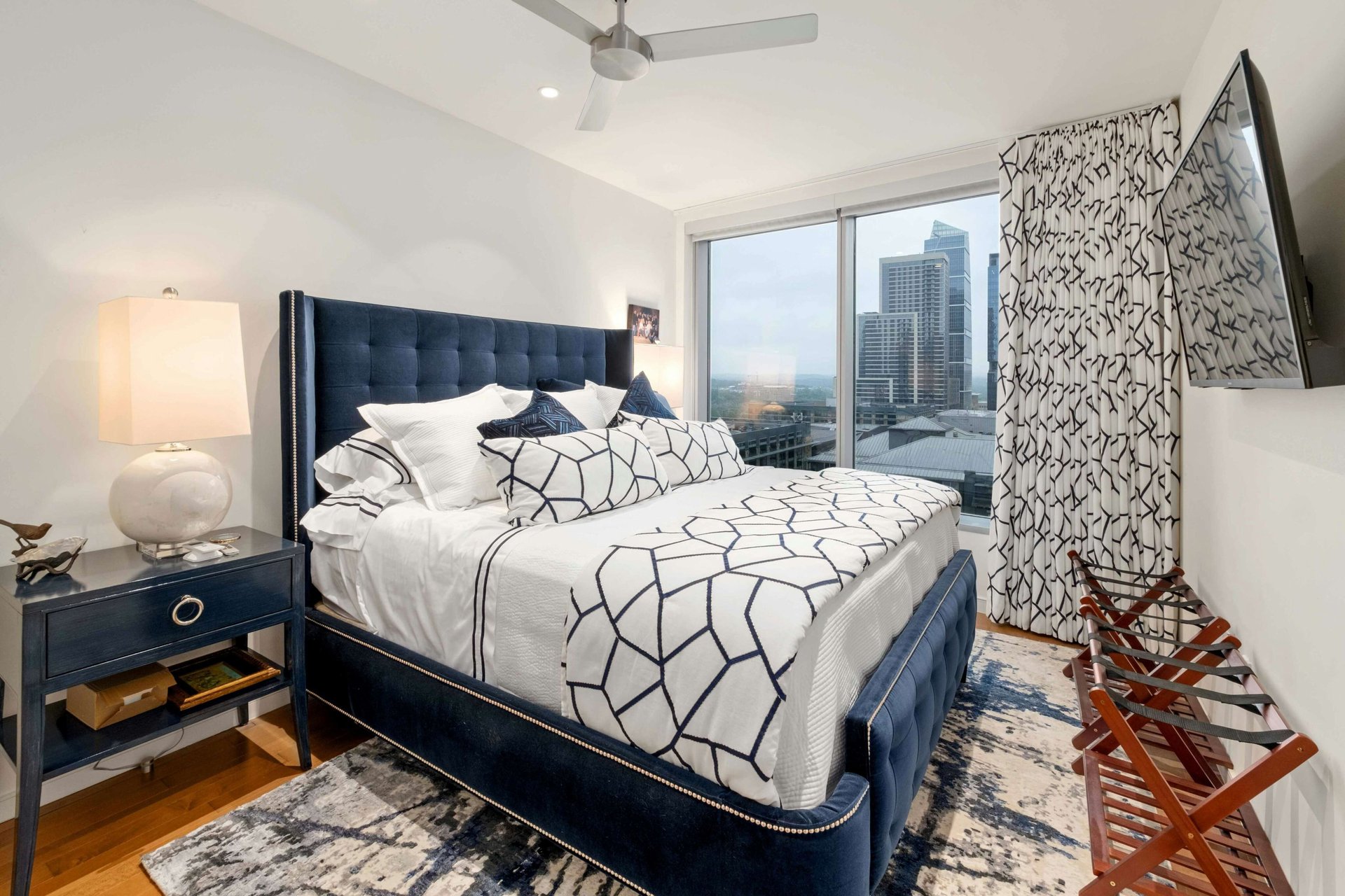 200 Congress Ave #12E