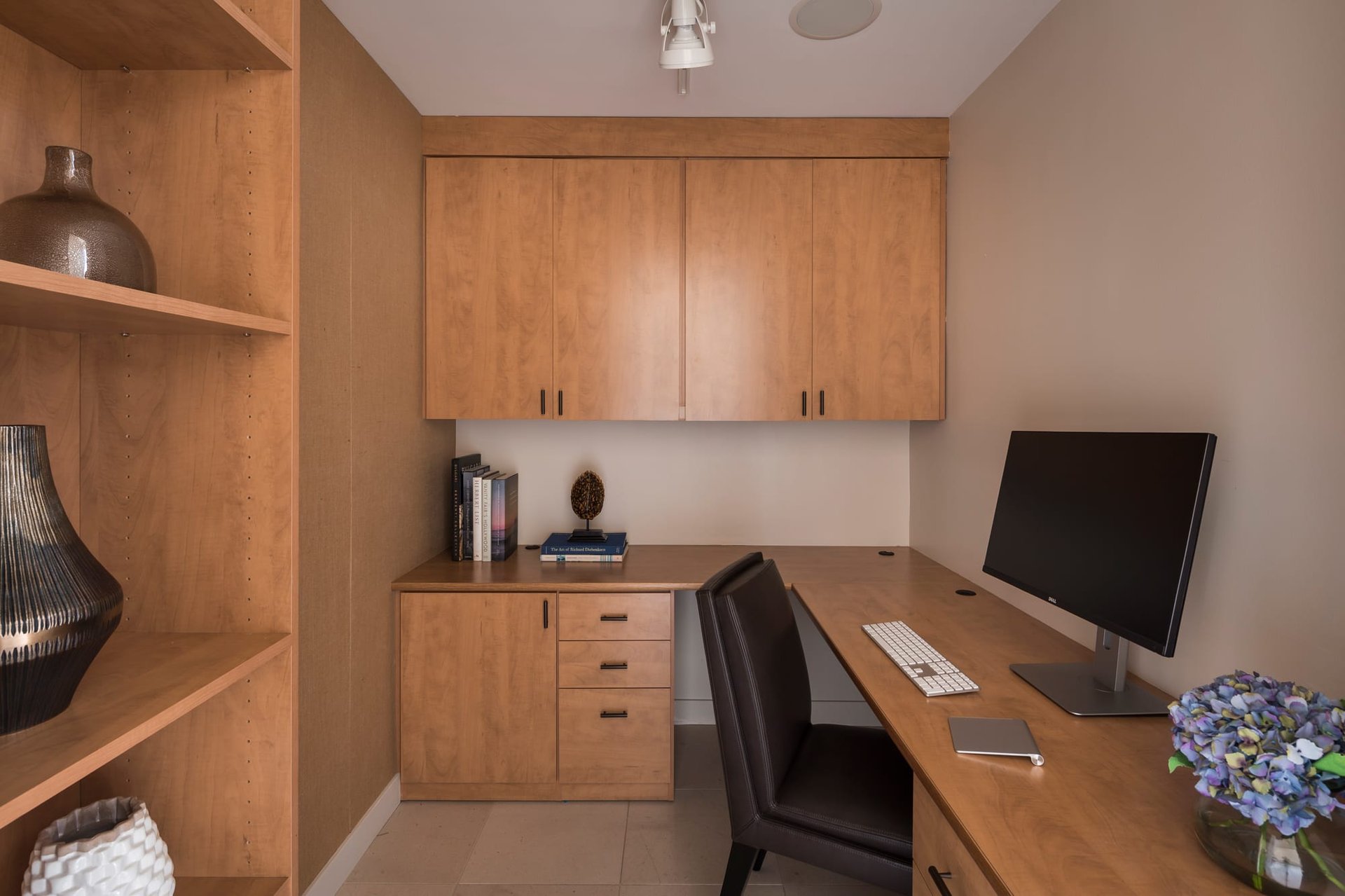 Two Bedroom Condo With Landmark Views