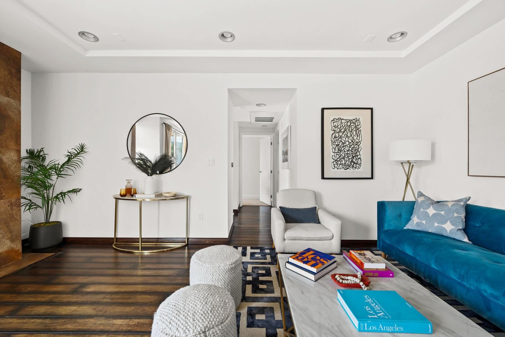 Stylish Turnkey Unit in Prime Miracle Mile