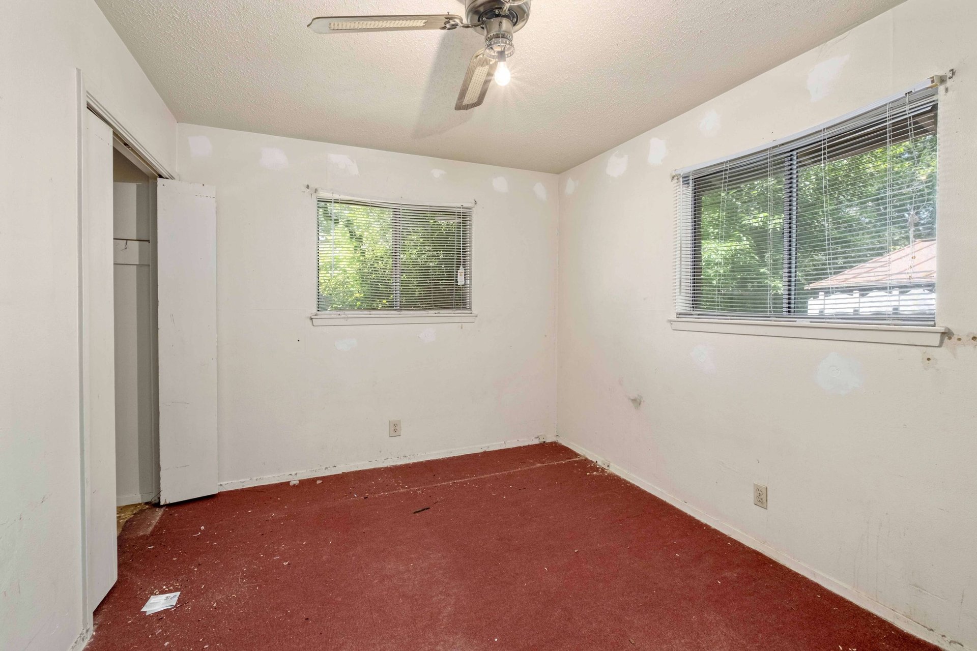 4742 Suburban Dr