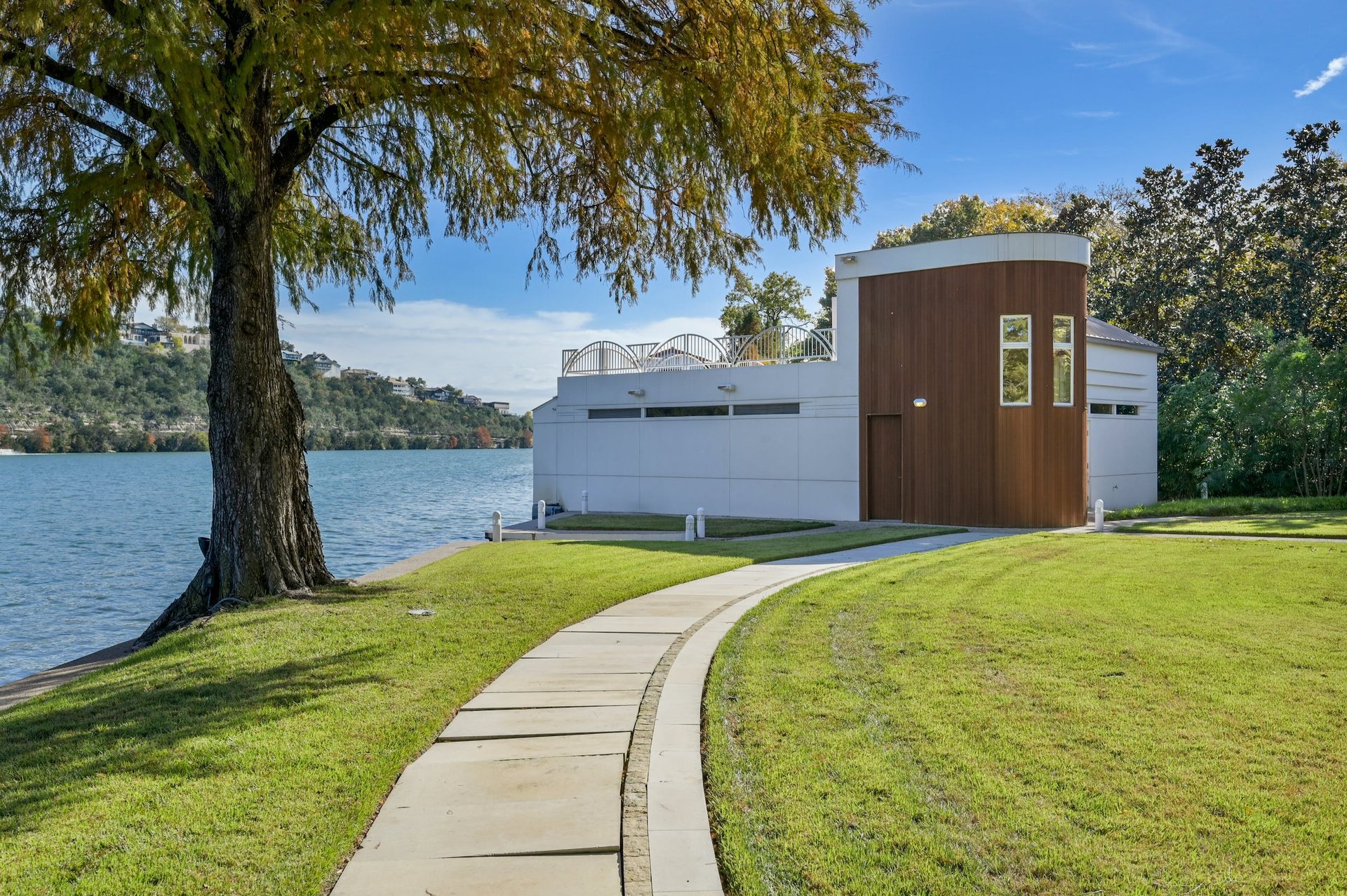 3511 Westlake Drive