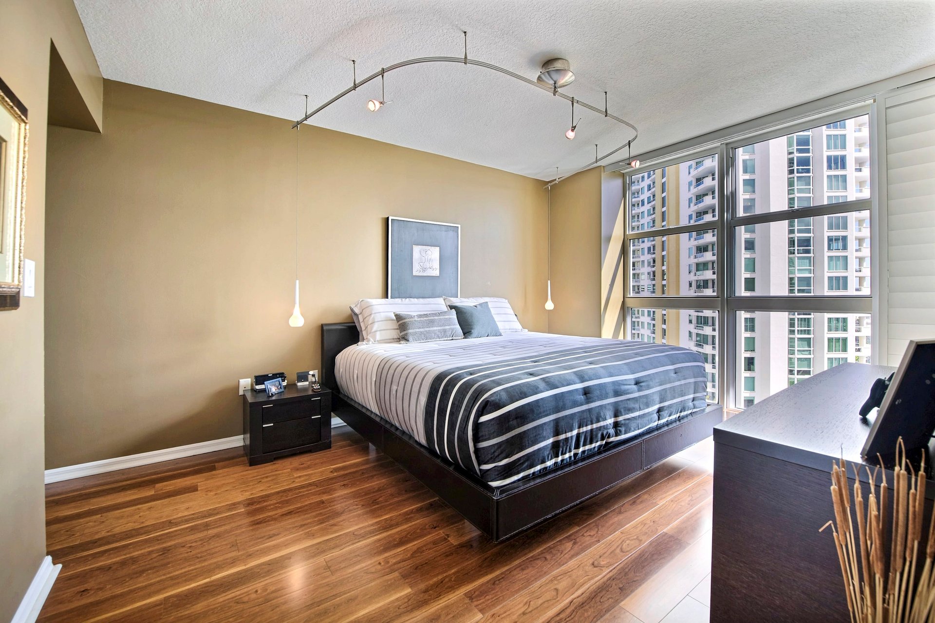347 N New River Dr Unit: 2102