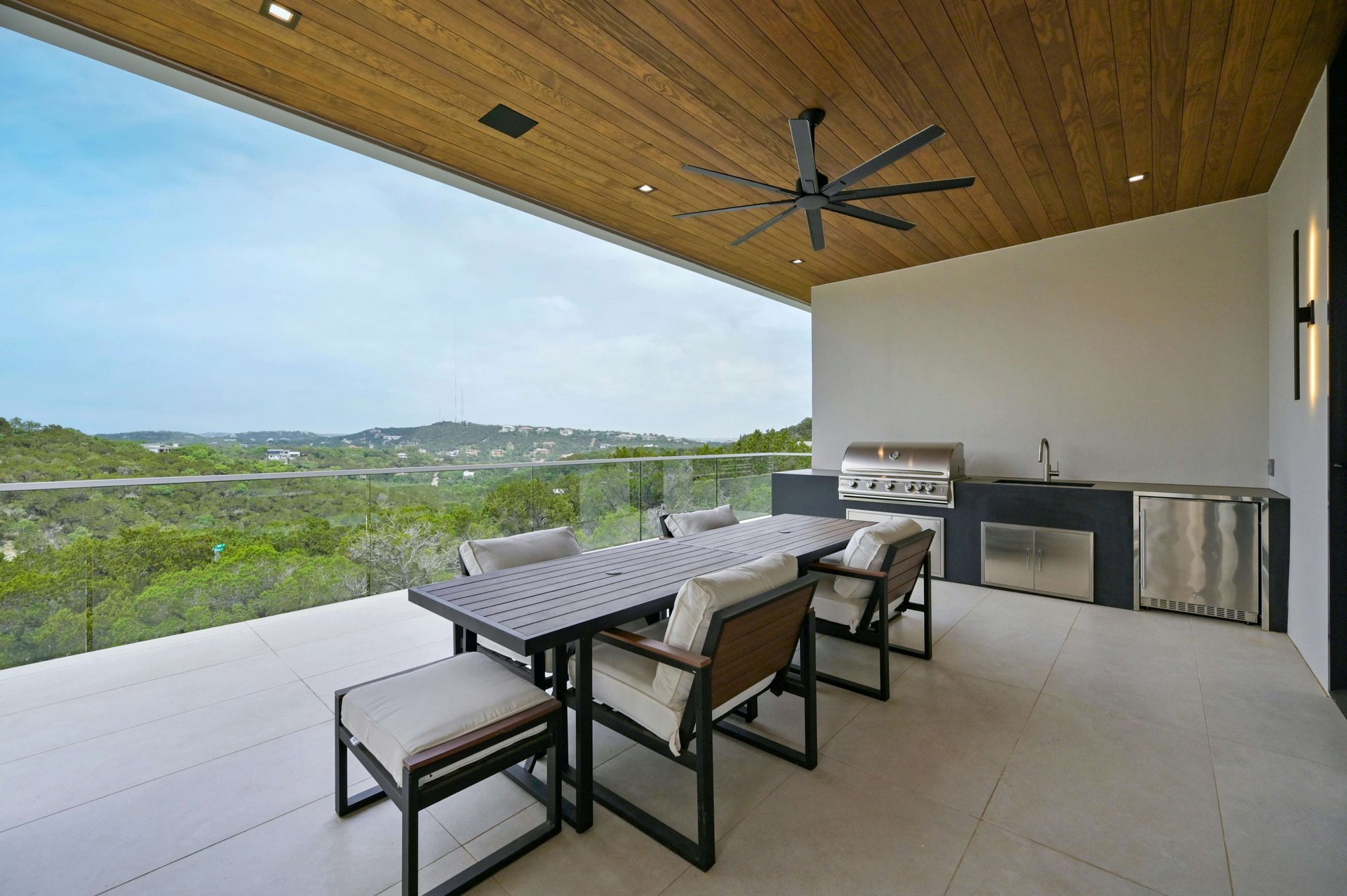 2 Valbella Drive